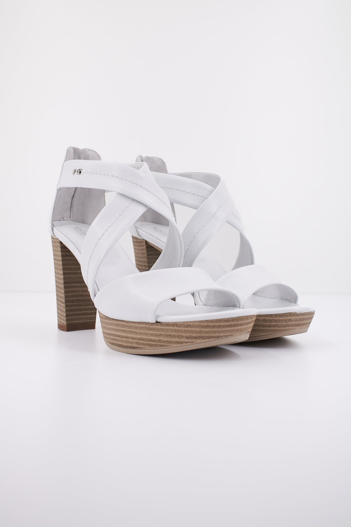 NERO GIARDINI ED en color BLANCO (2)