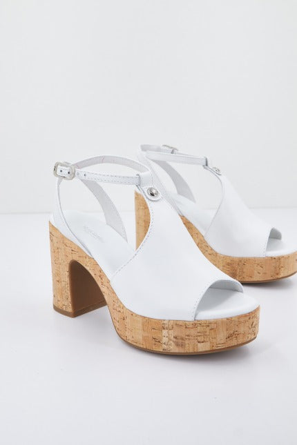 NERO GIARDINI ED en color BLANCO (1)
