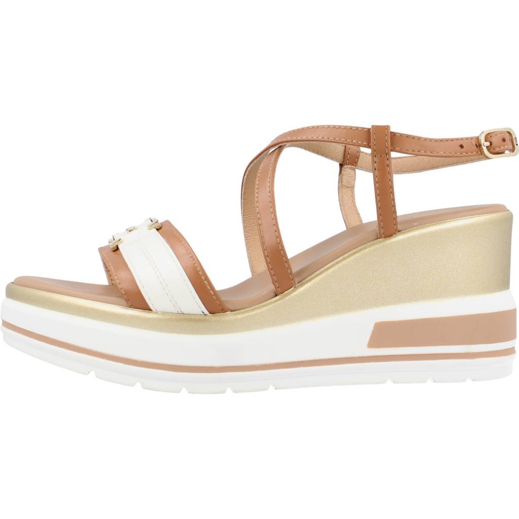 NERO GIARDINI ED en color MARRON (2)