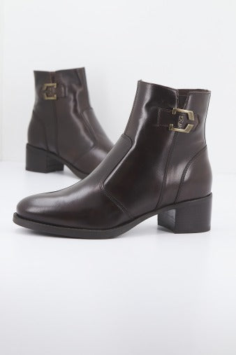 NERO GIARDINI ID en color MARRON (1)