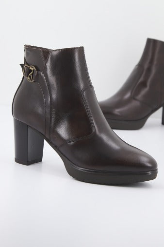 NERO GIARDINI ID en color MARRON (1)