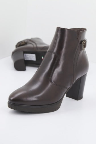 NERO GIARDINI ID en color MARRON (2)