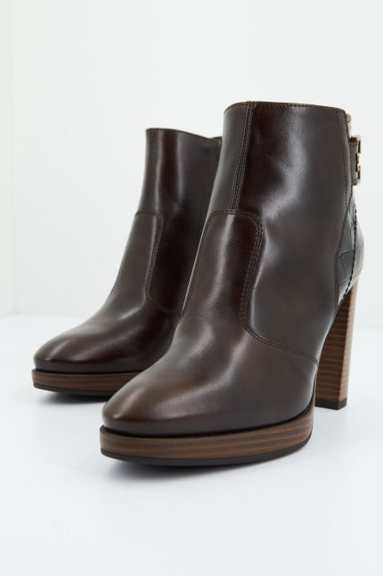 NERO GIARDINI ID en color MARRON (1)
