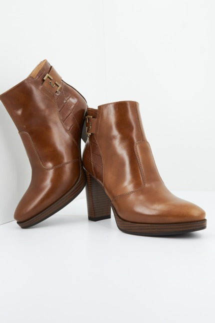 NERO GIARDINI ID en color MARRON CLARO (1)