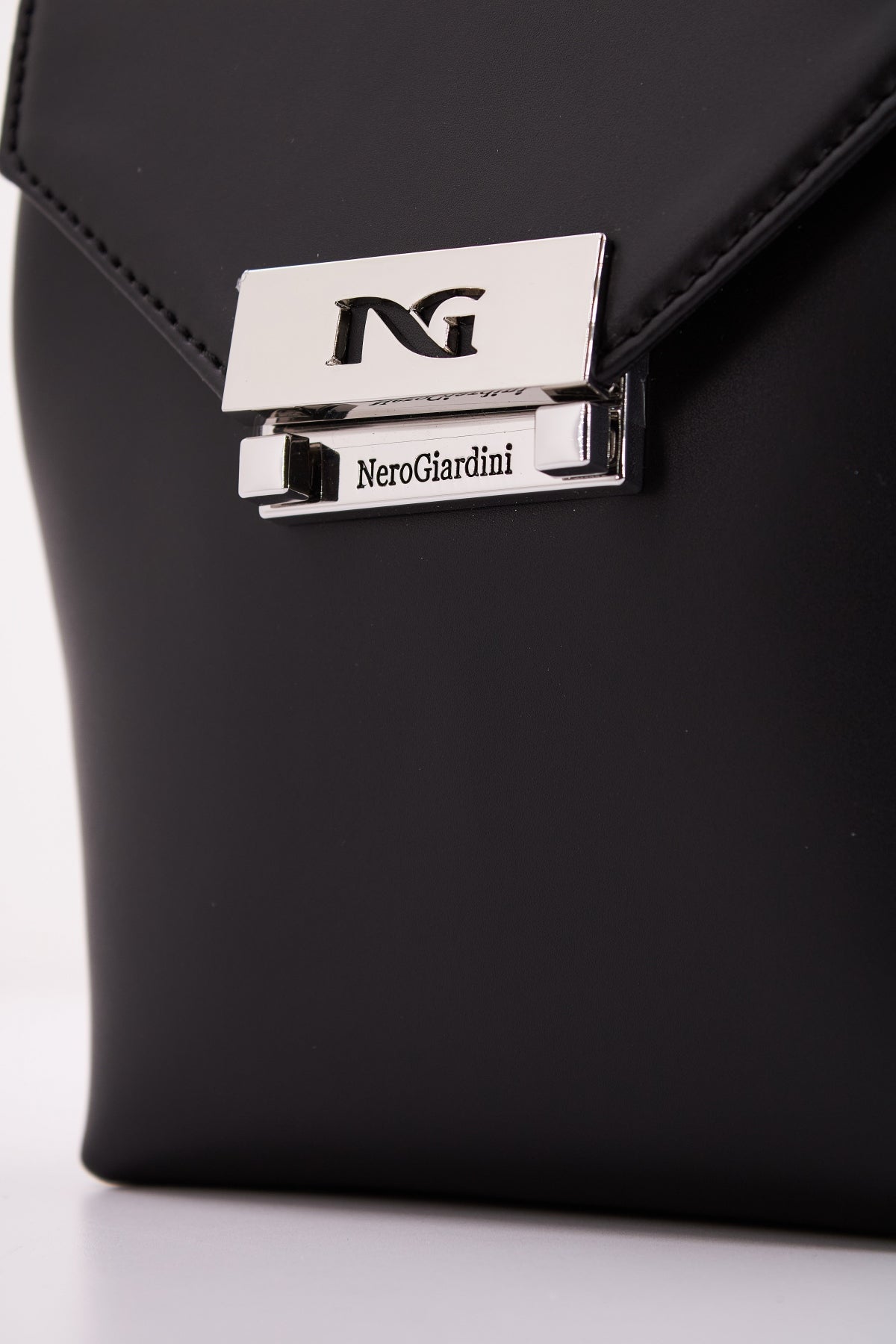 NERO GIARDINI RENO en color NEGRO (4)