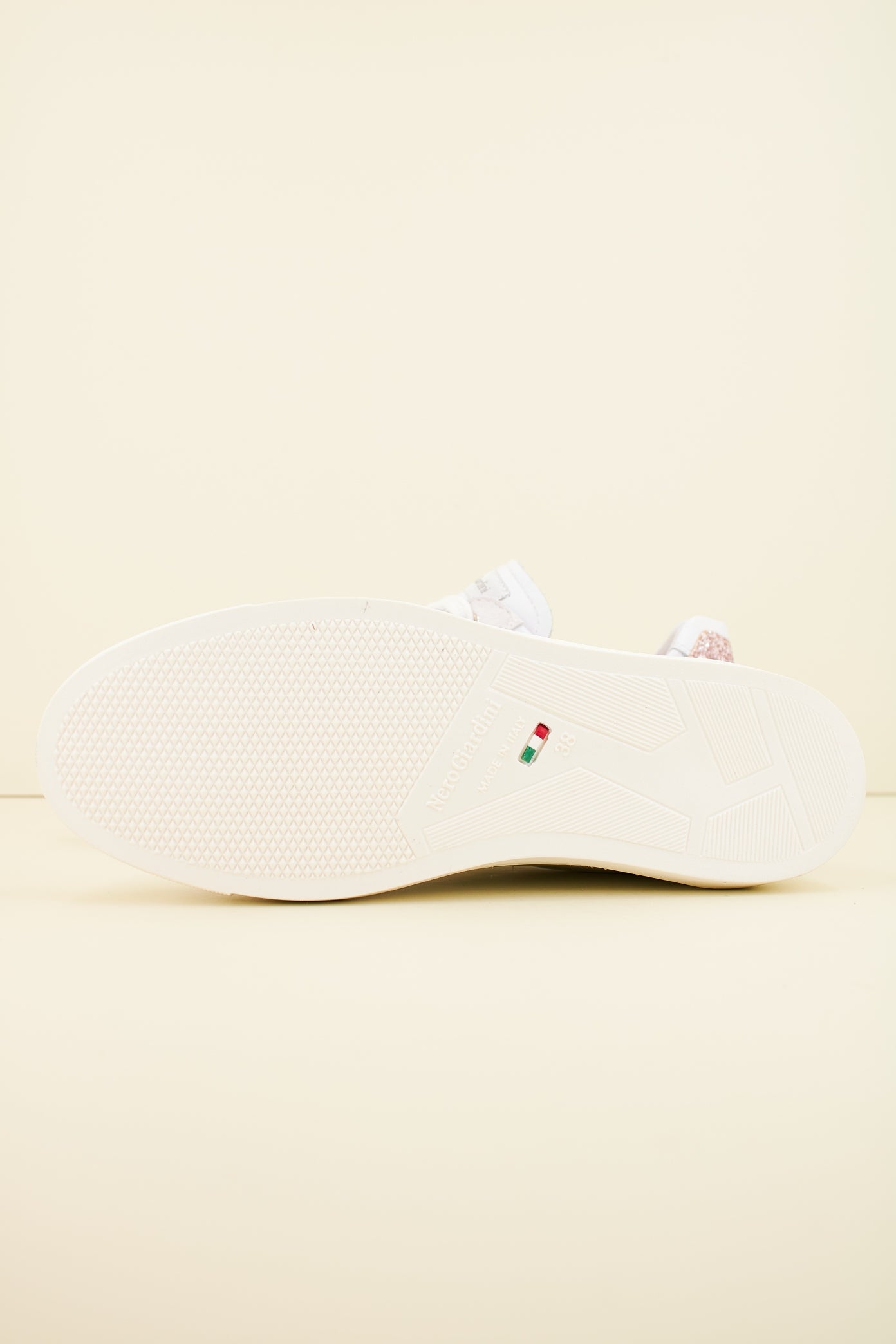 NERO GIARDINI ED en color BLANCO (4)