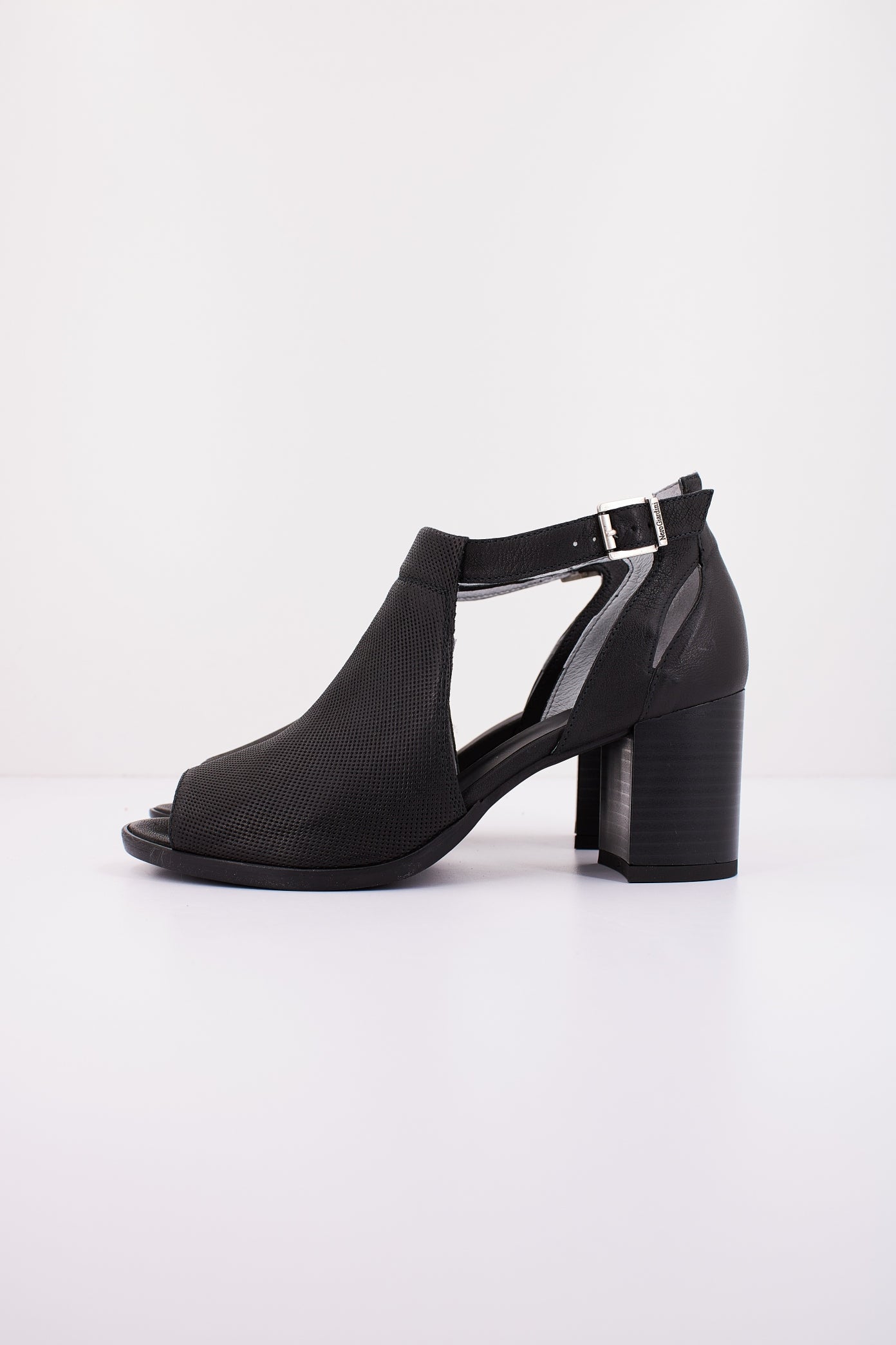 NERO GIARDINI ED en color NEGRO (1)