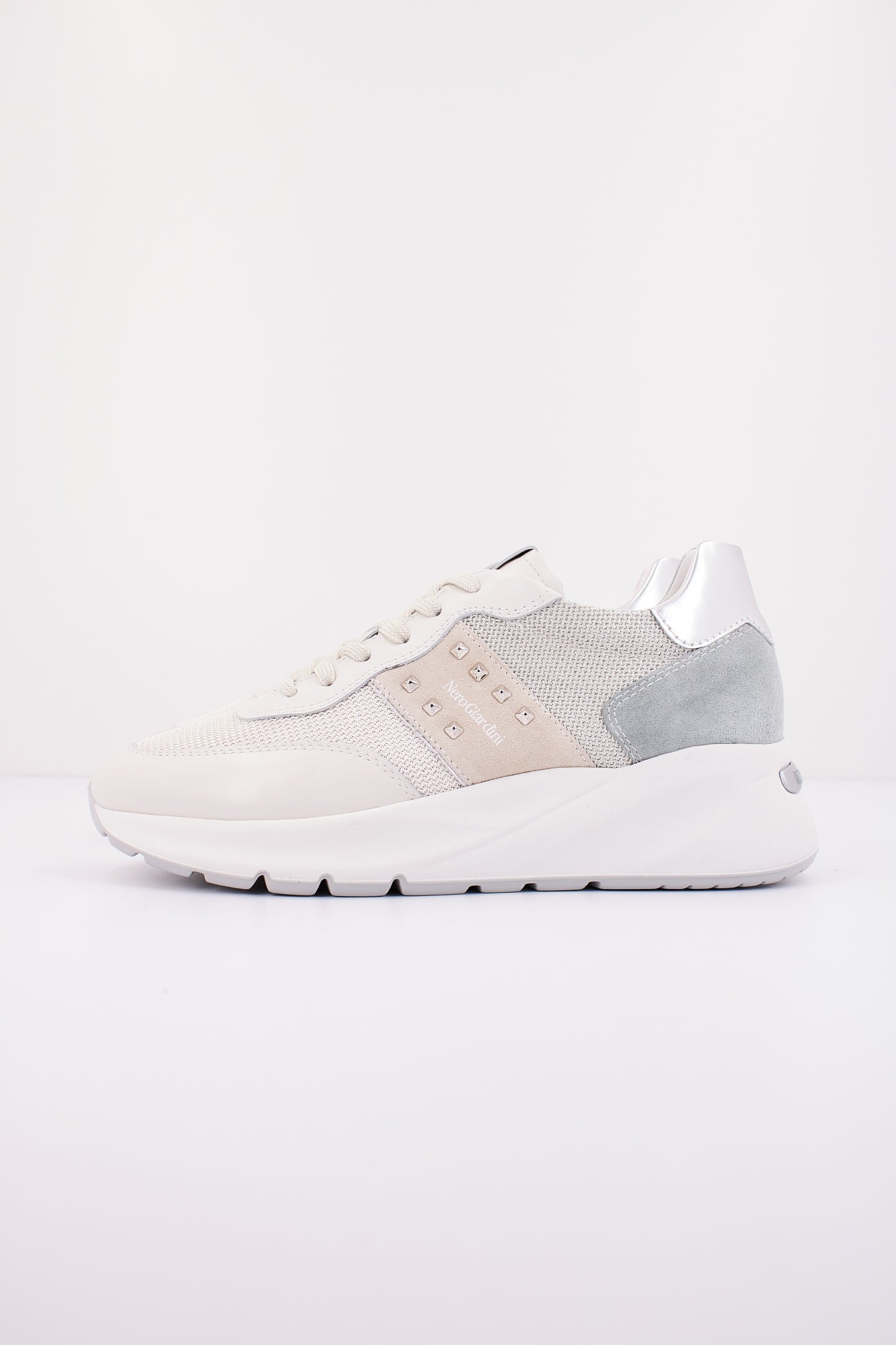 NERO GIARDINI ED en color BLANCO (1)