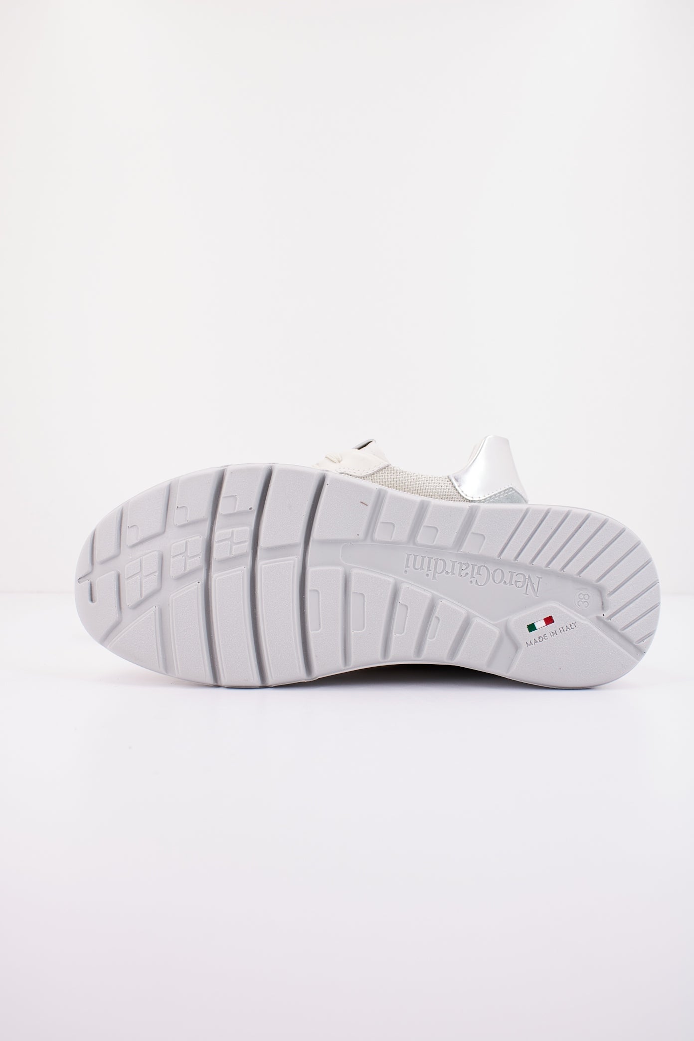NERO GIARDINI ED en color BLANCO (4)