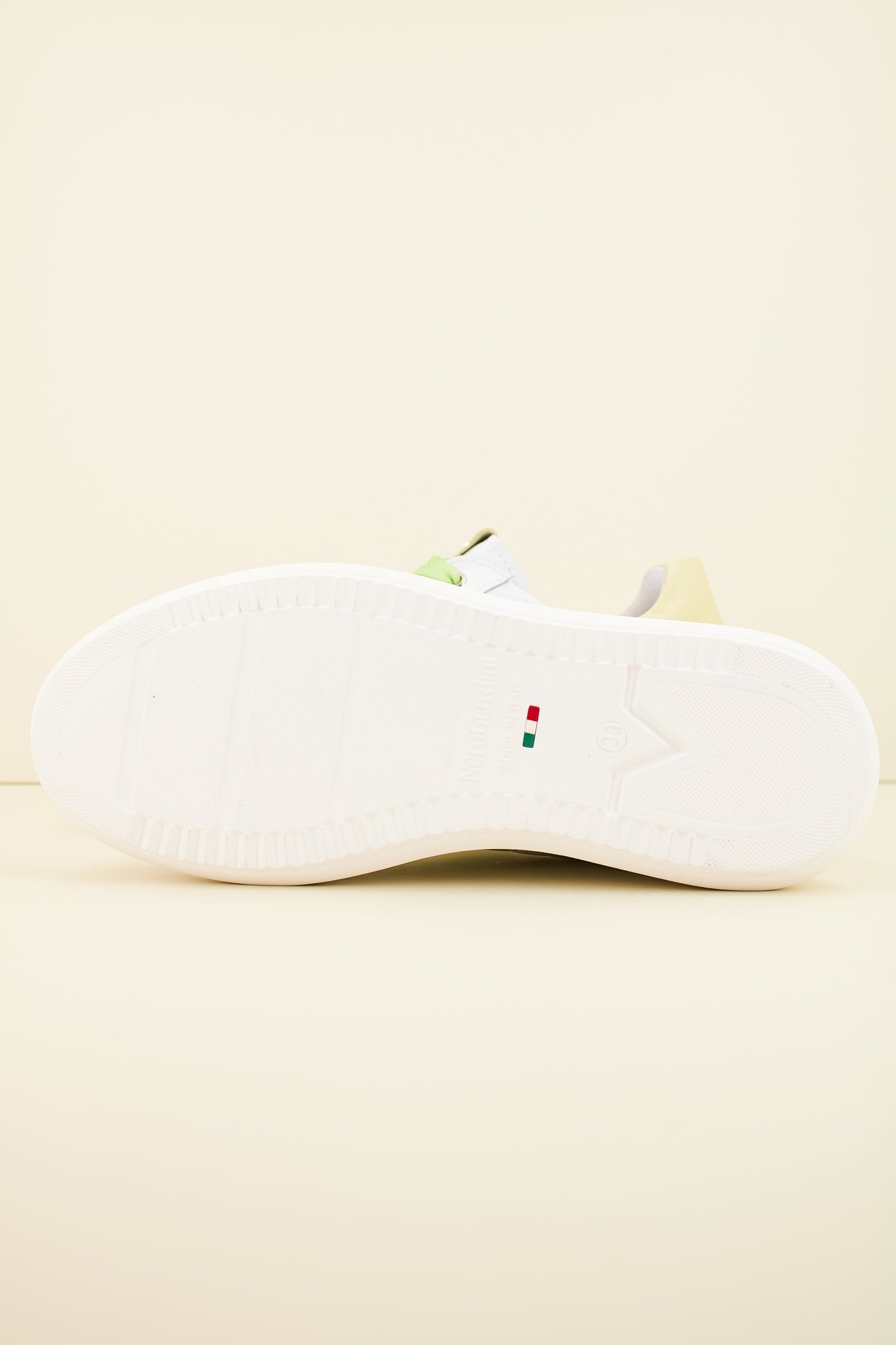 NERO GIARDINI ED en color BLANCO (4)