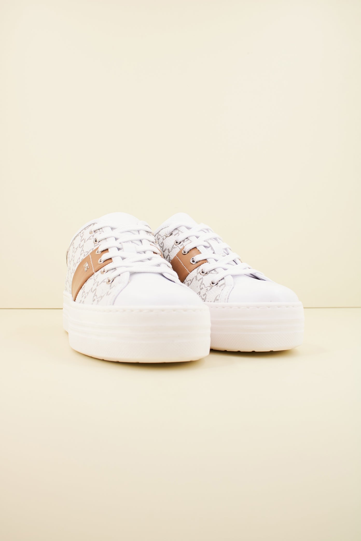 NERO GIARDINI ED en color BLANCO (2)