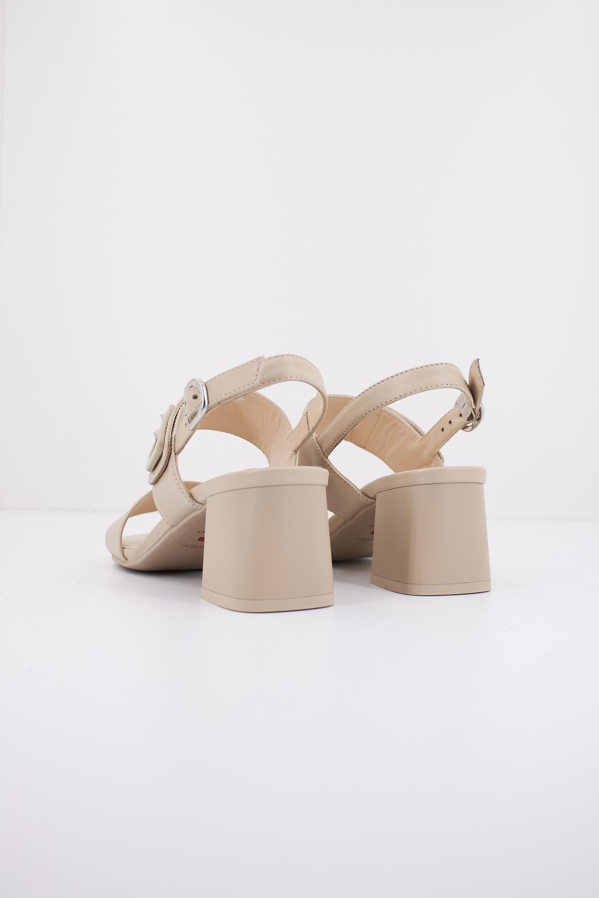 NERO GIARDINI ED en color BLANCO (3)
