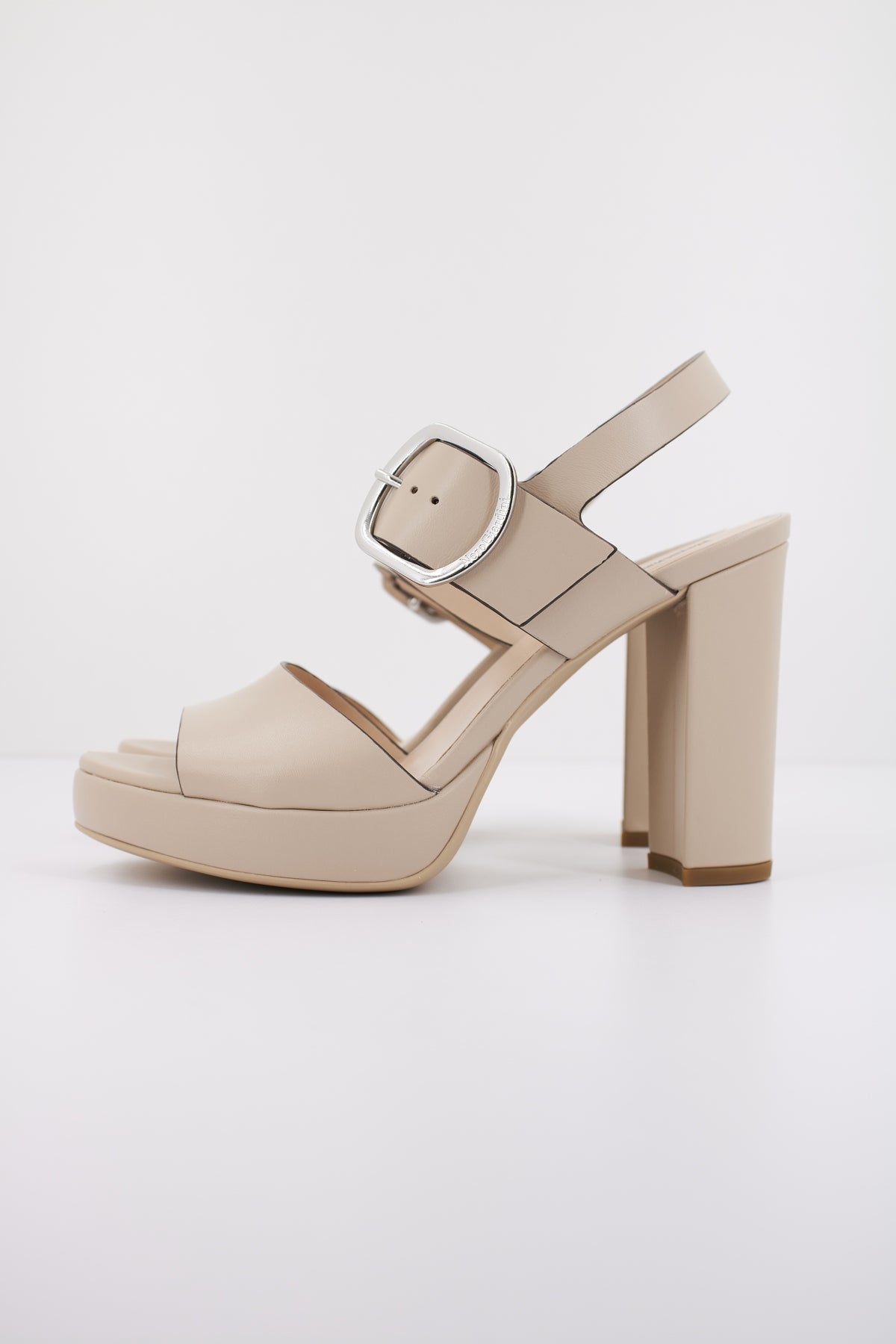 NERO GIARDINI ED en color BEIS (1)
