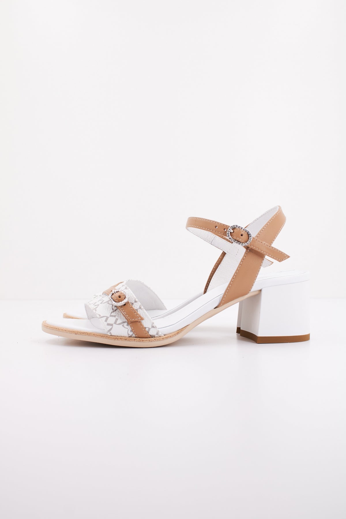 NERO GIARDINI ED en color BLANCO (1)