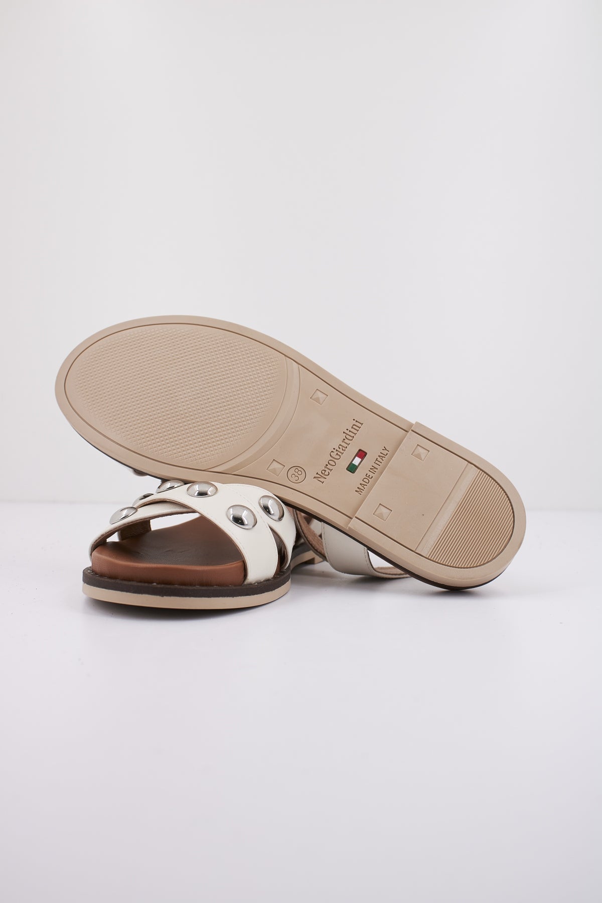 NERO GIARDINI ED en color BLANCO (4)