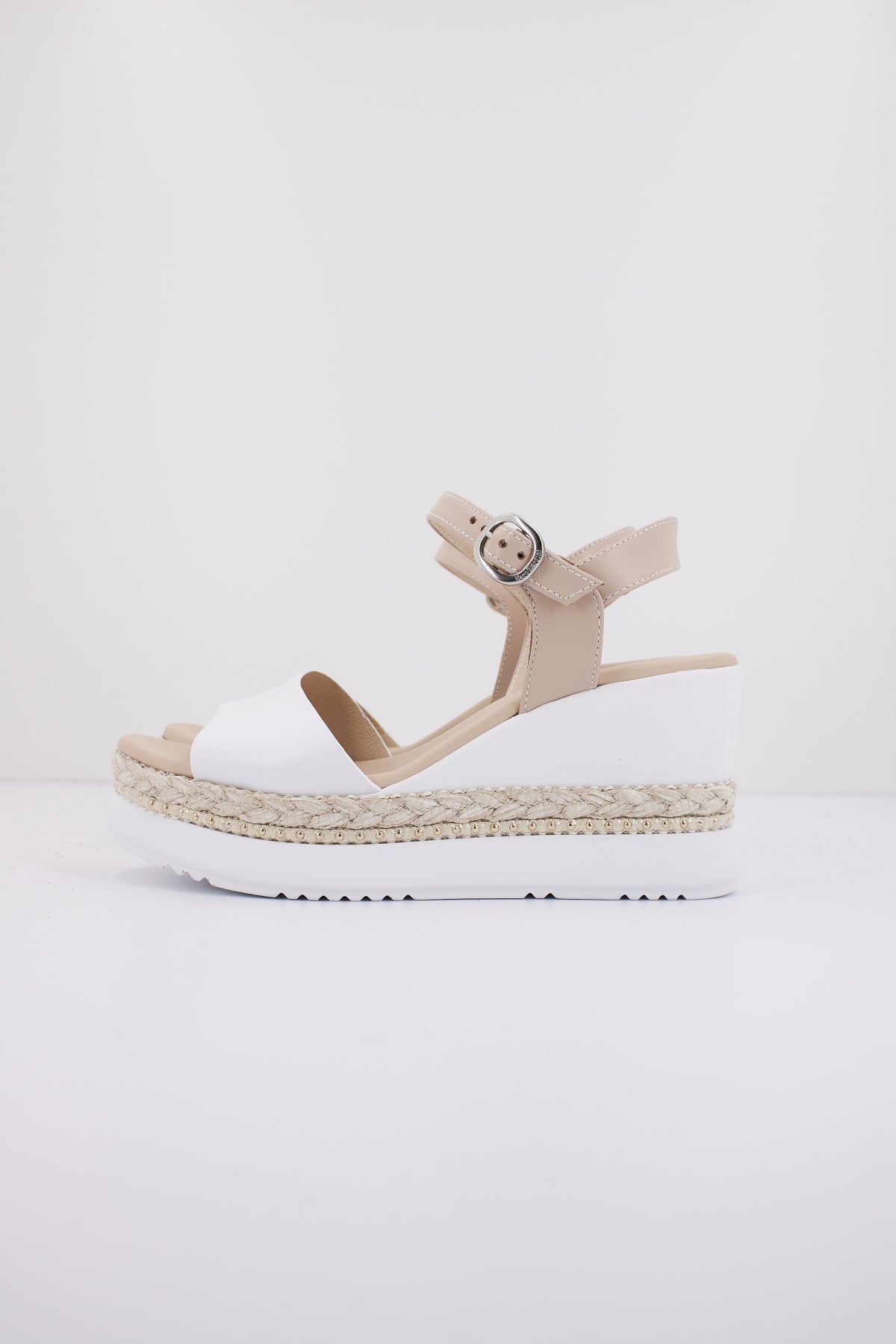 NERO GIARDINI ED en color BLANCO (1)