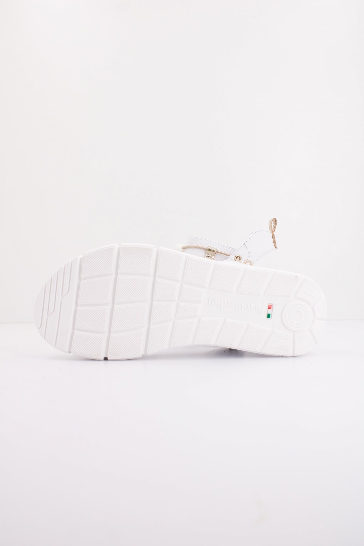 NERO GIARDINI ED en color BLANCO (5)