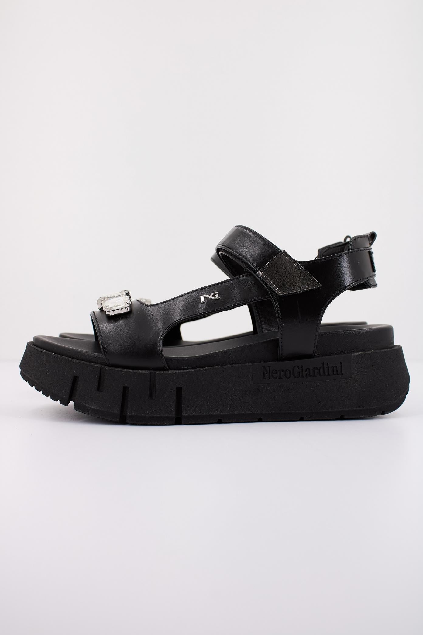NERO GIARDINI ED en color NEGRO (1)