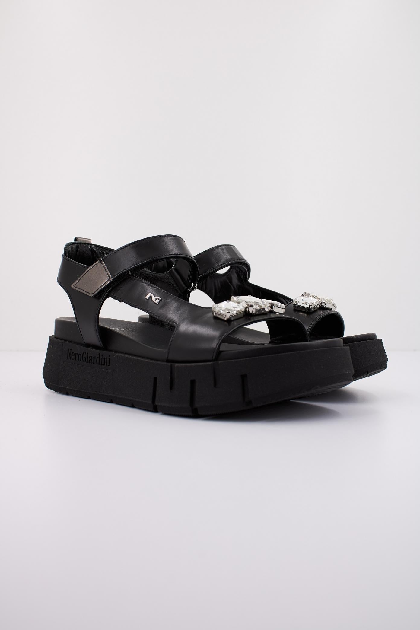 NERO GIARDINI ED en color NEGRO (2)