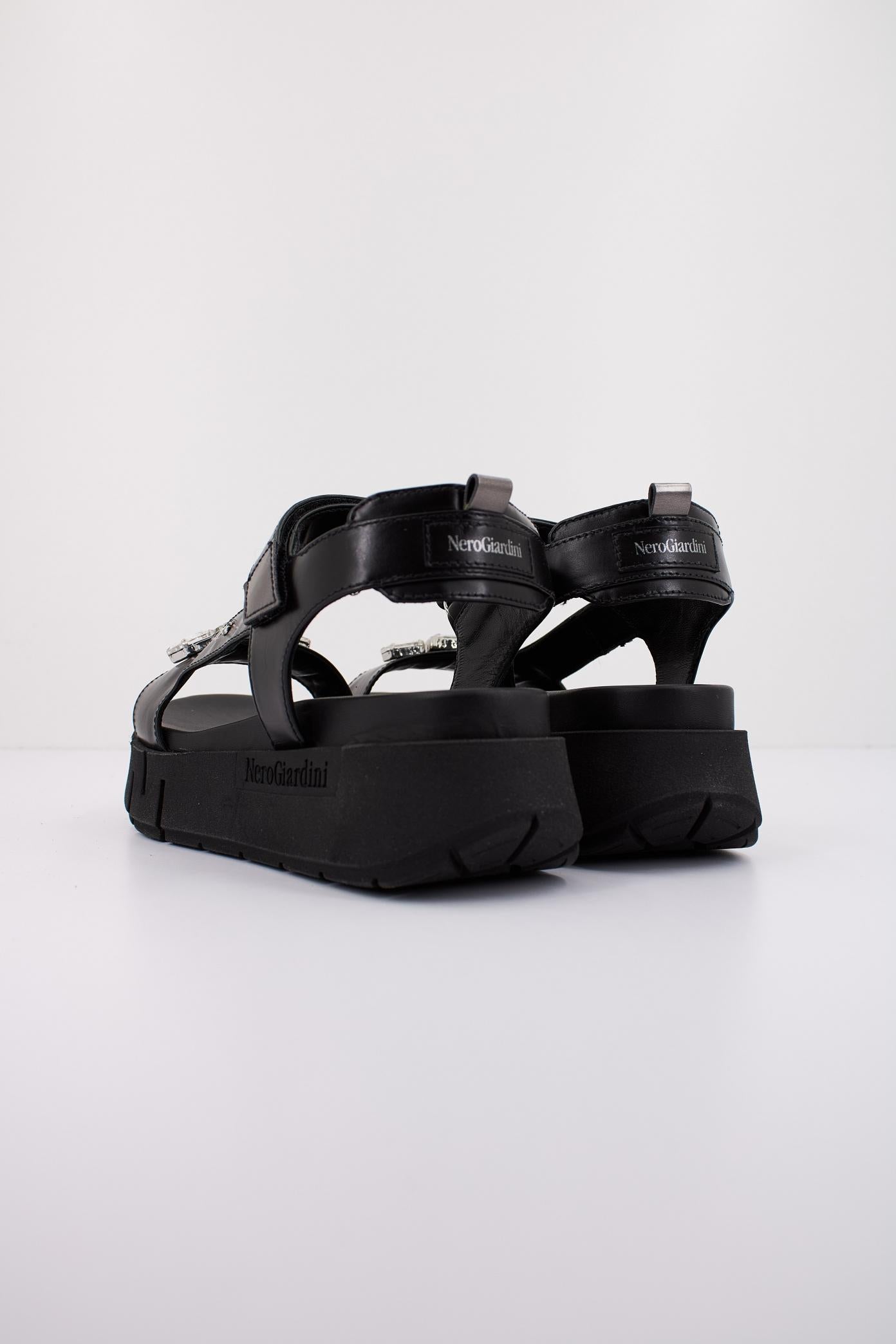 NERO GIARDINI ED en color NEGRO (3)