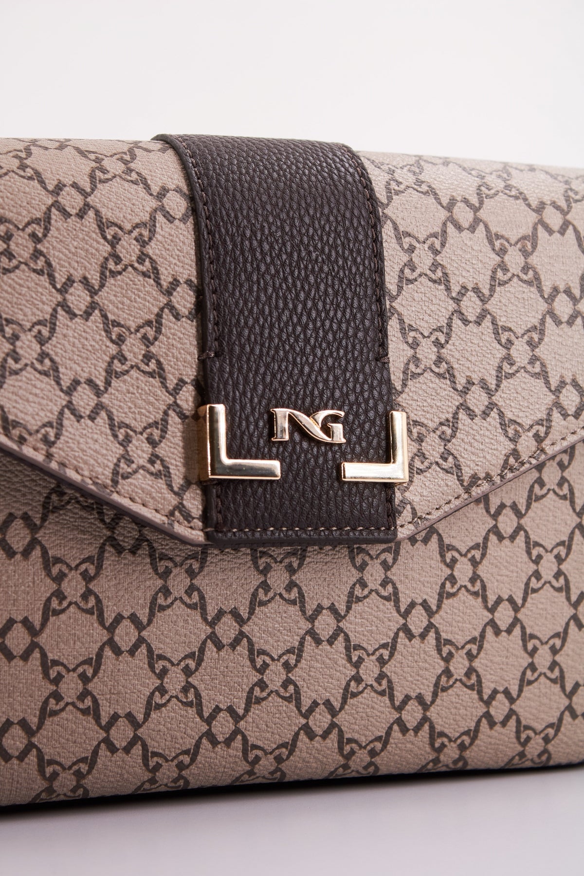 NERO GIARDINI ID en color GRIS (4)