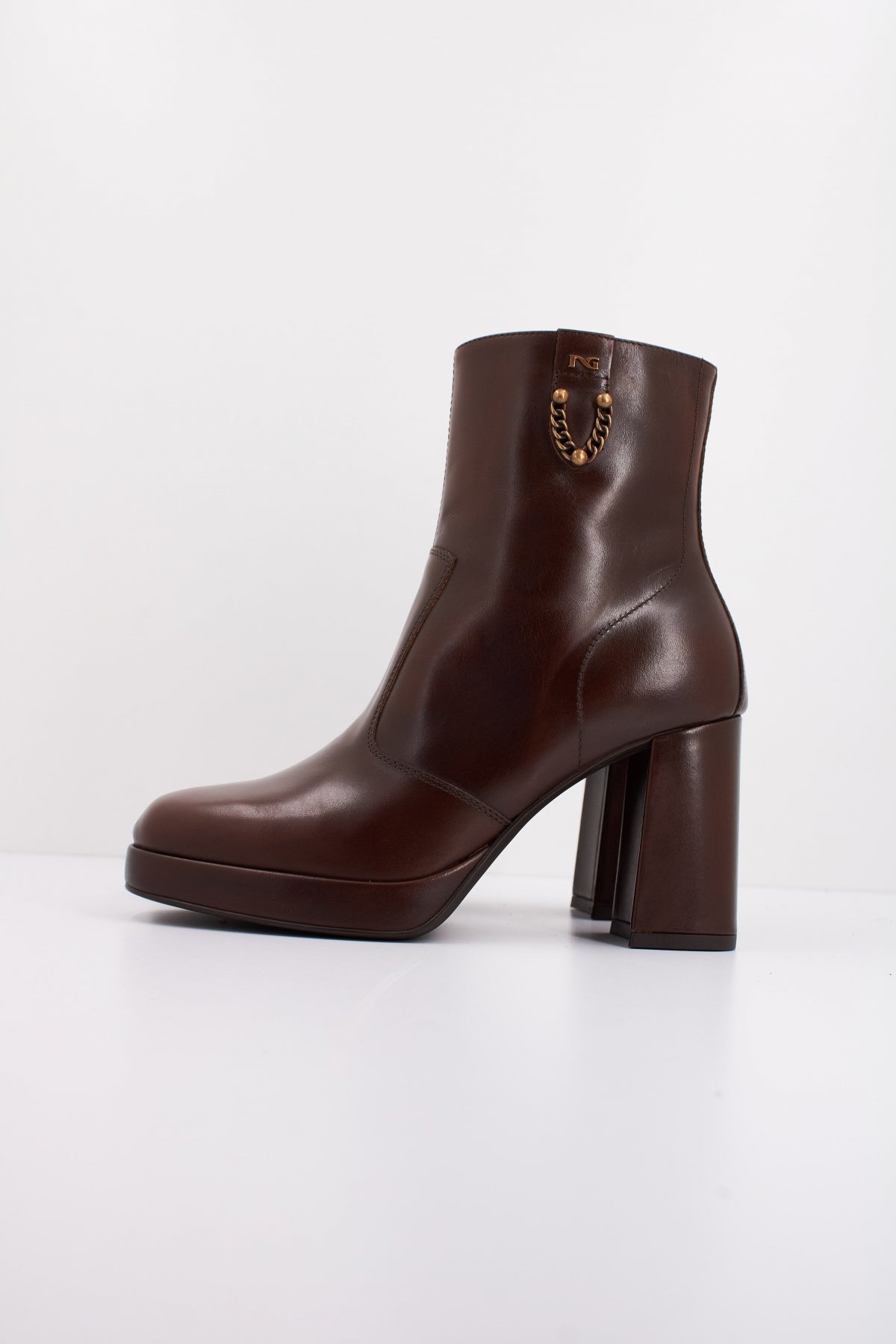 NERO GIARDINI ID en color MARRON (1)