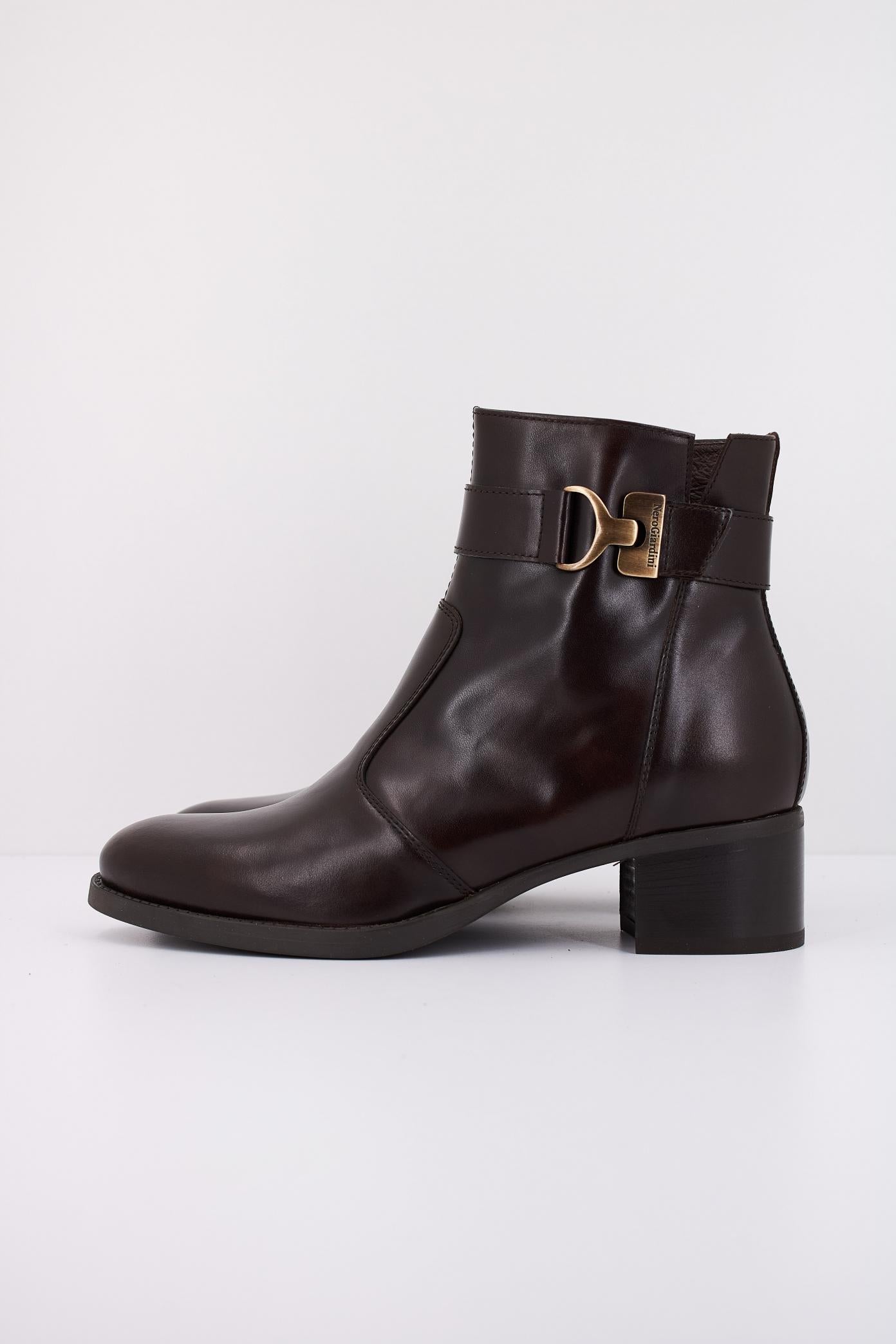 NERO GIARDINI ID en color MARRON (1)