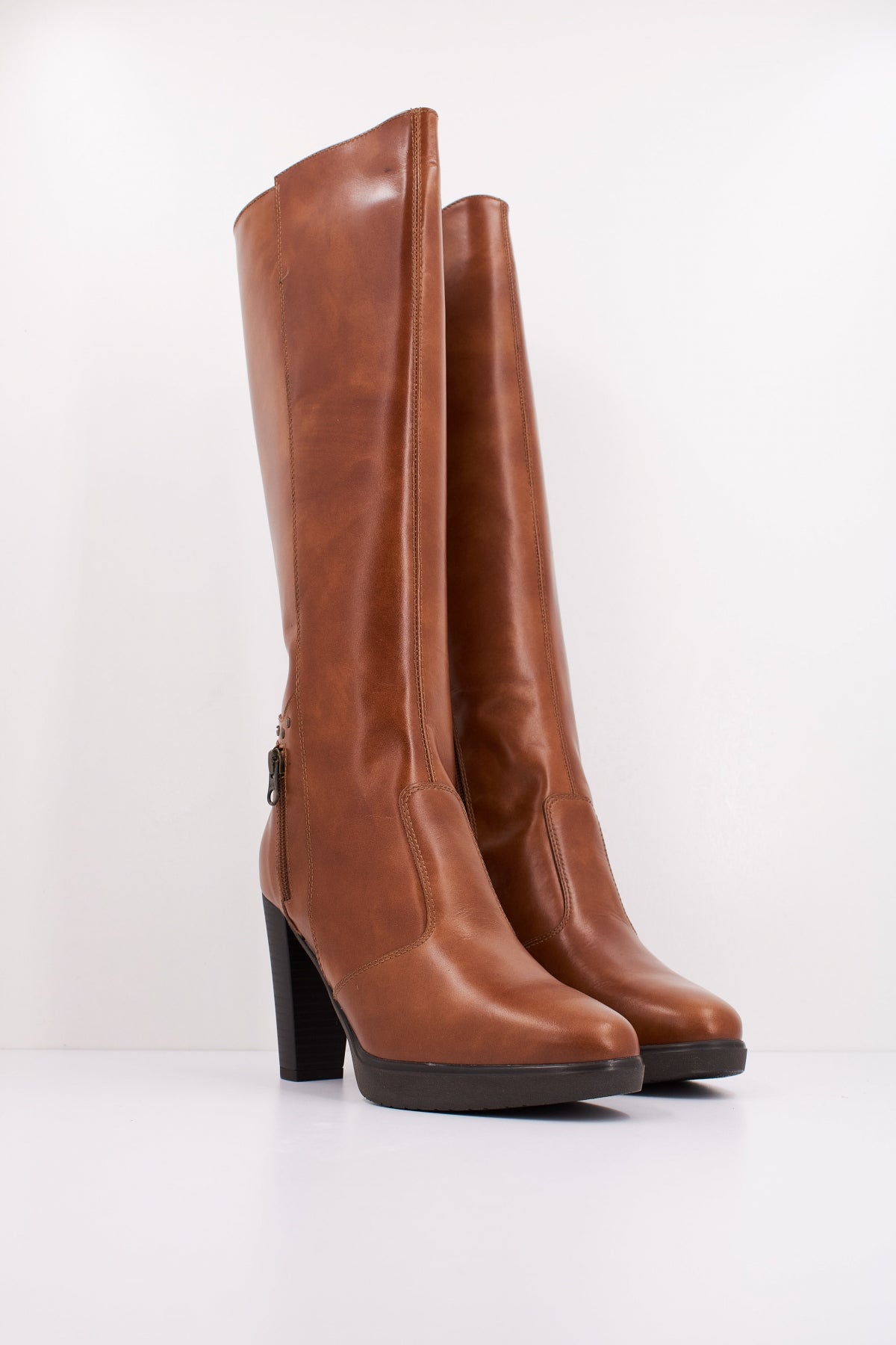 NERO GIARDINI ID en color MARRON (2)