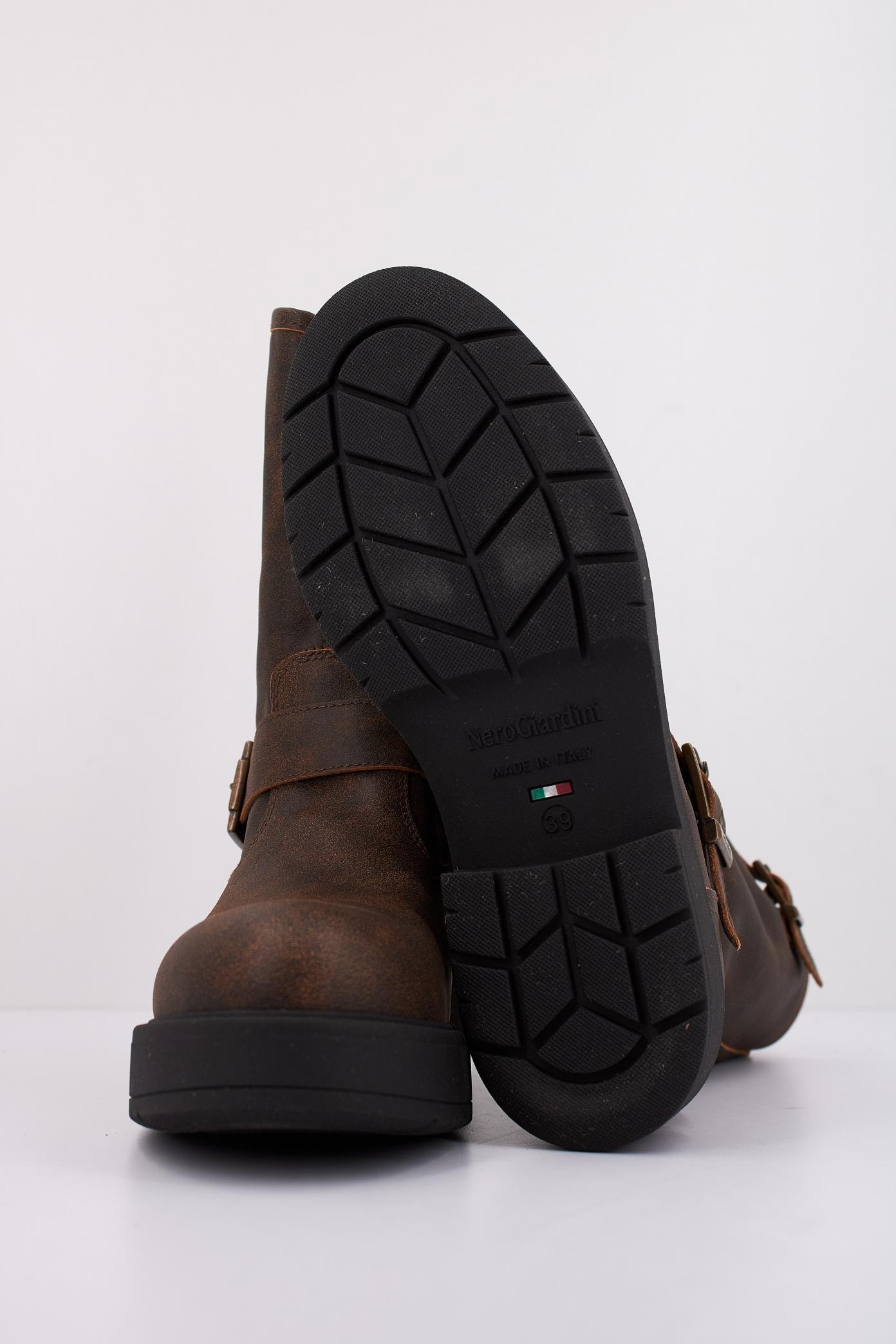 NERO GIARDINI ID en color MARRON (5)