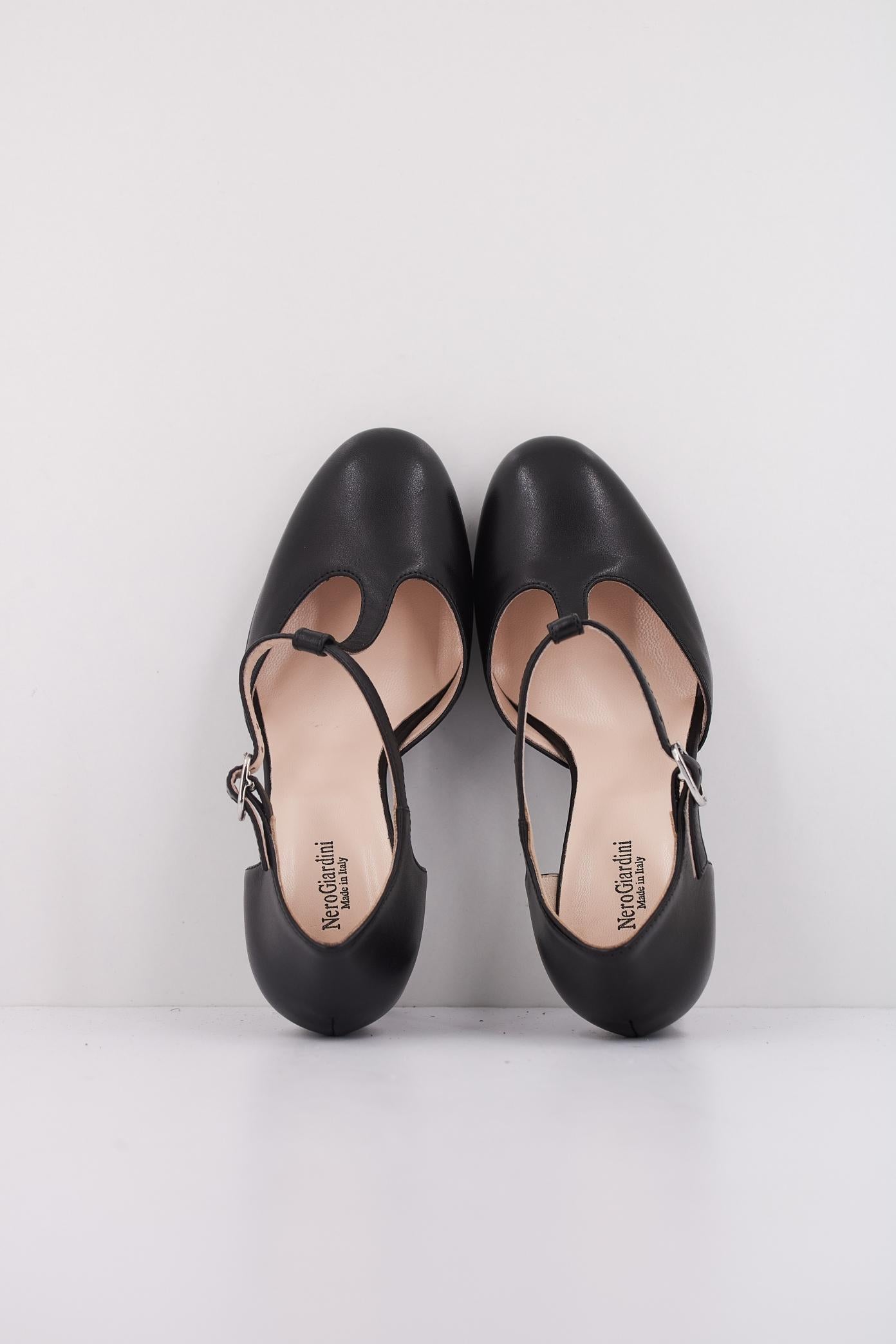 NERO GIARDINI ED en color NEGRO (3)