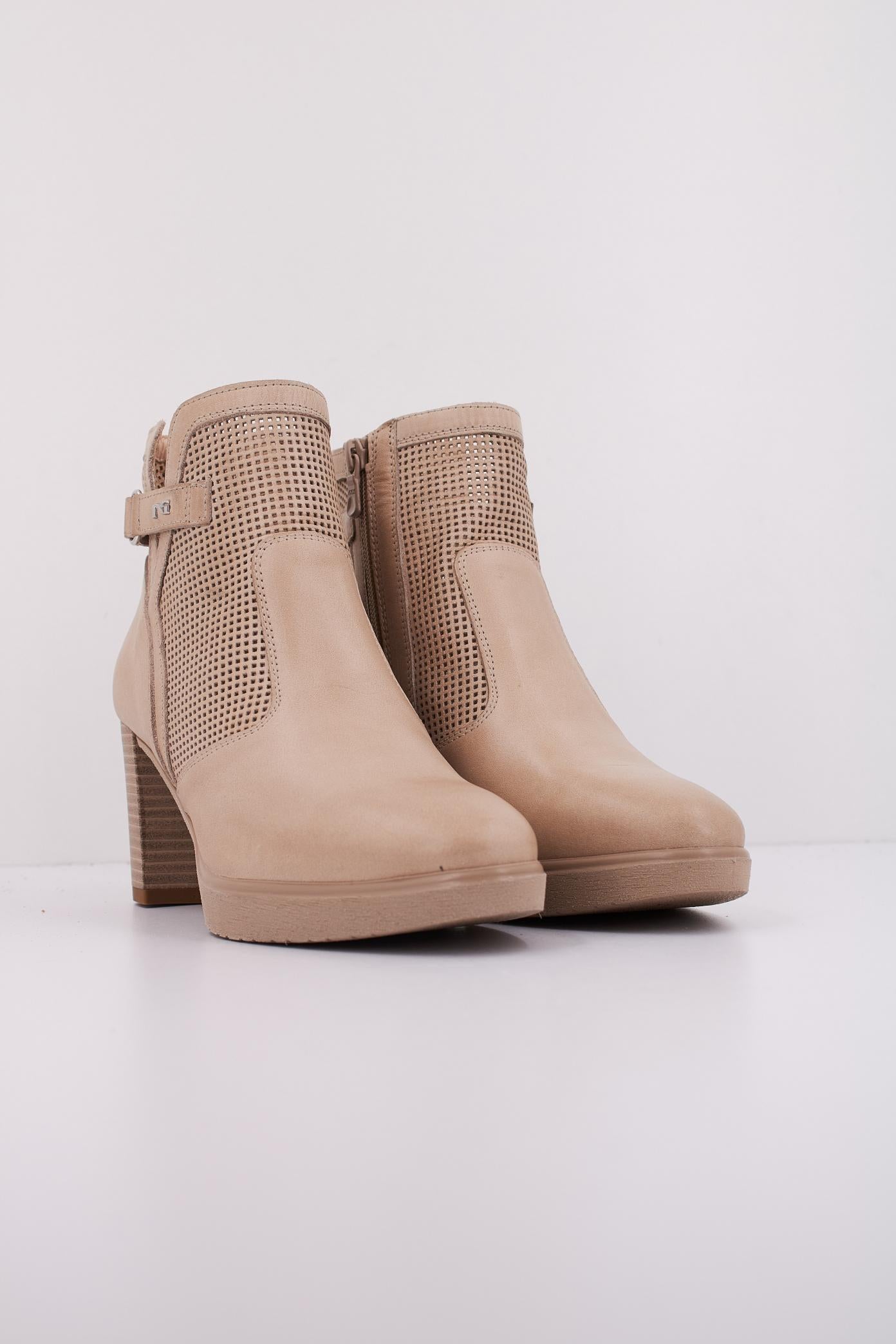 NERO GIARDINI ED en color MARRON CLARO (2)