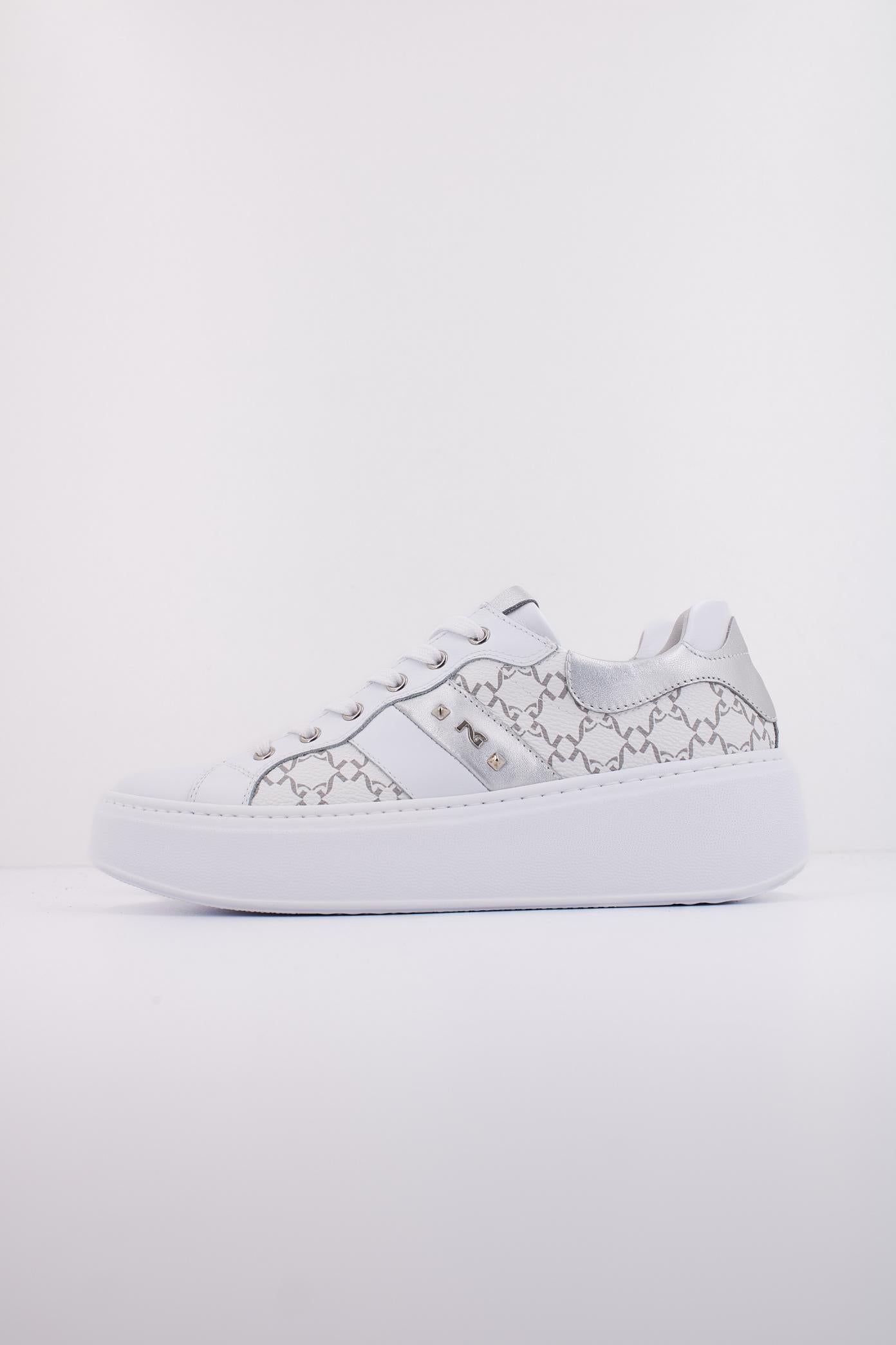 NERO GIARDINI ED en color BLANCO (1)