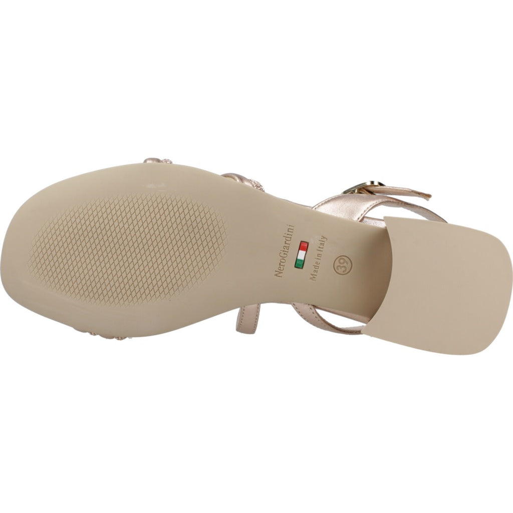 NERO GIARDINI ED en color NUDE (6)