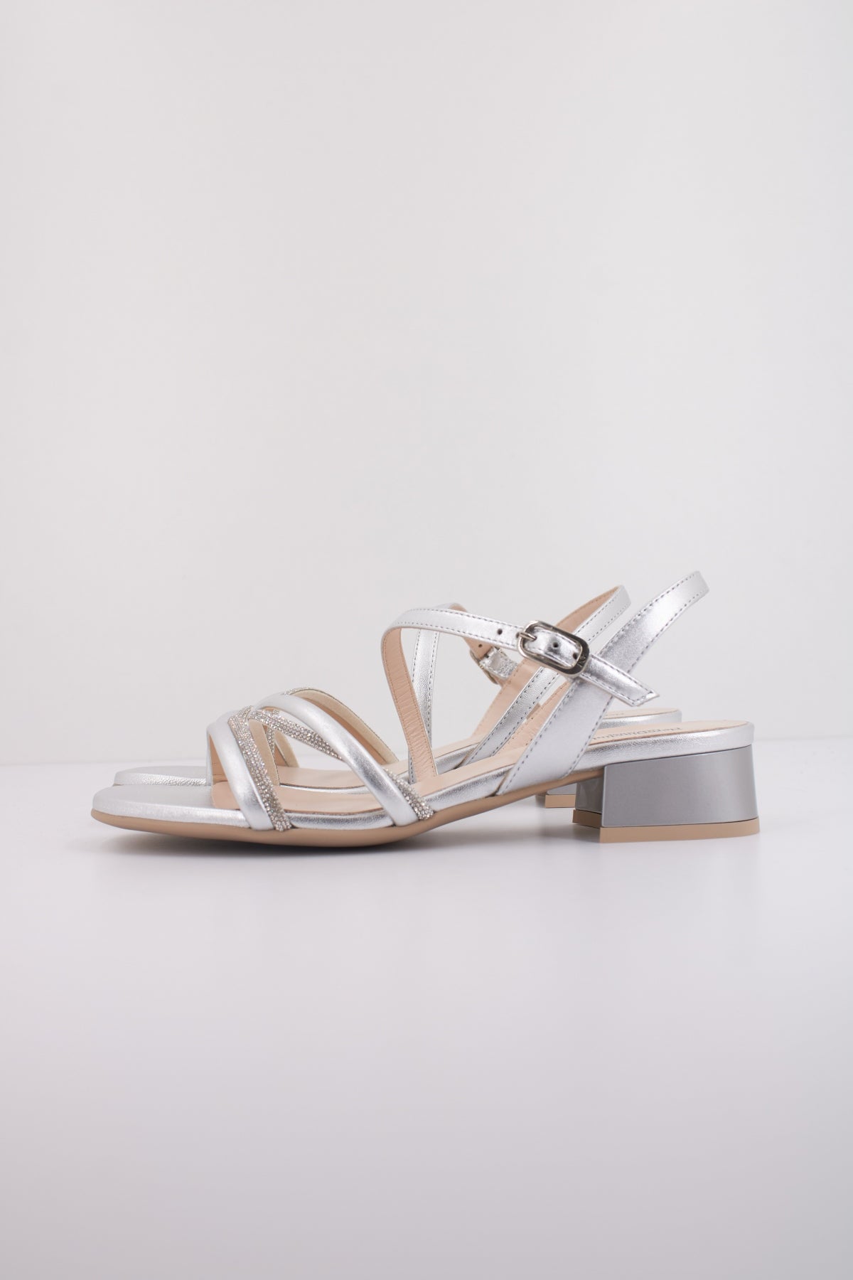 NERO GIARDINI ED en color PLATA (1)