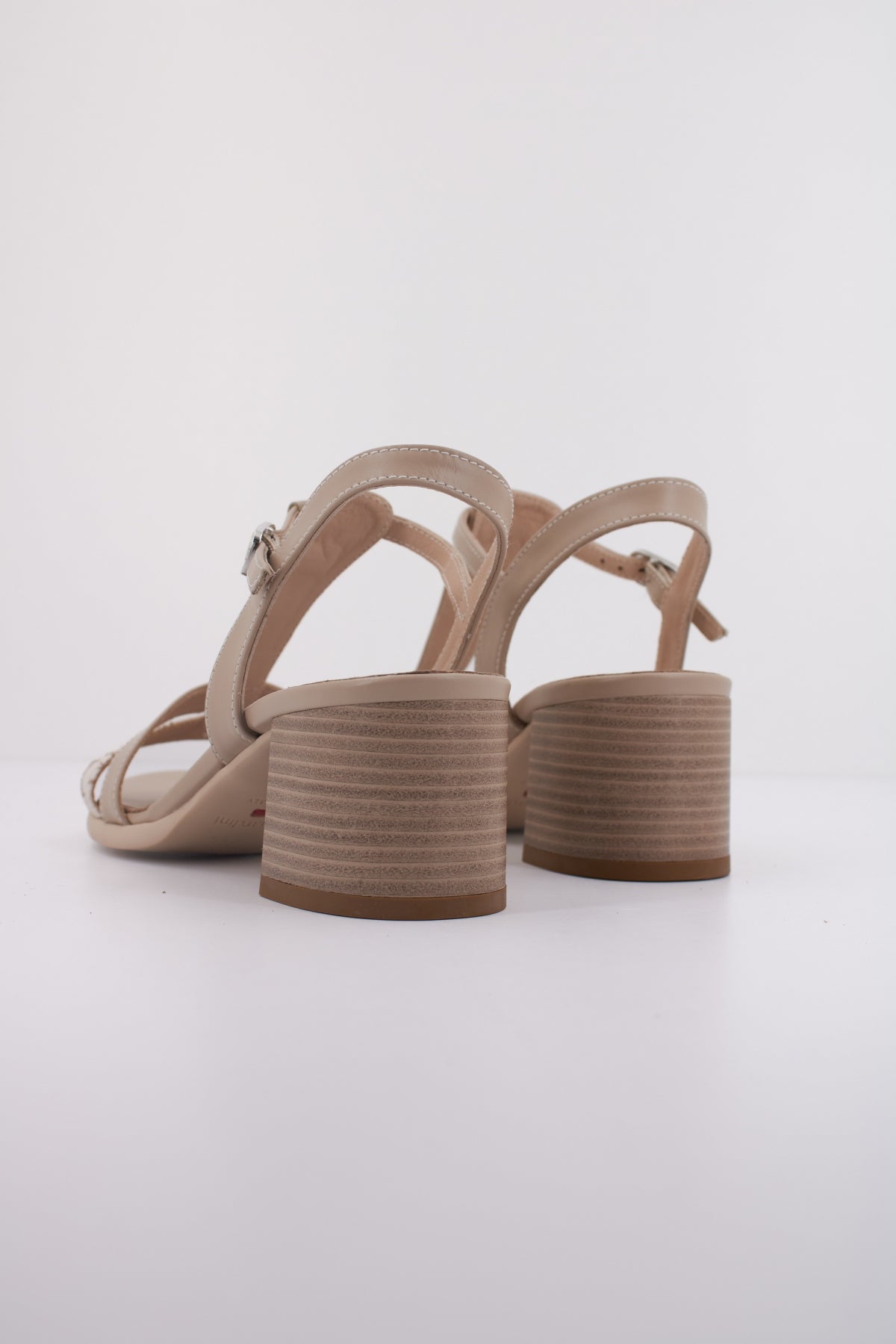 NERO GIARDINI ED en color NUDE (4)