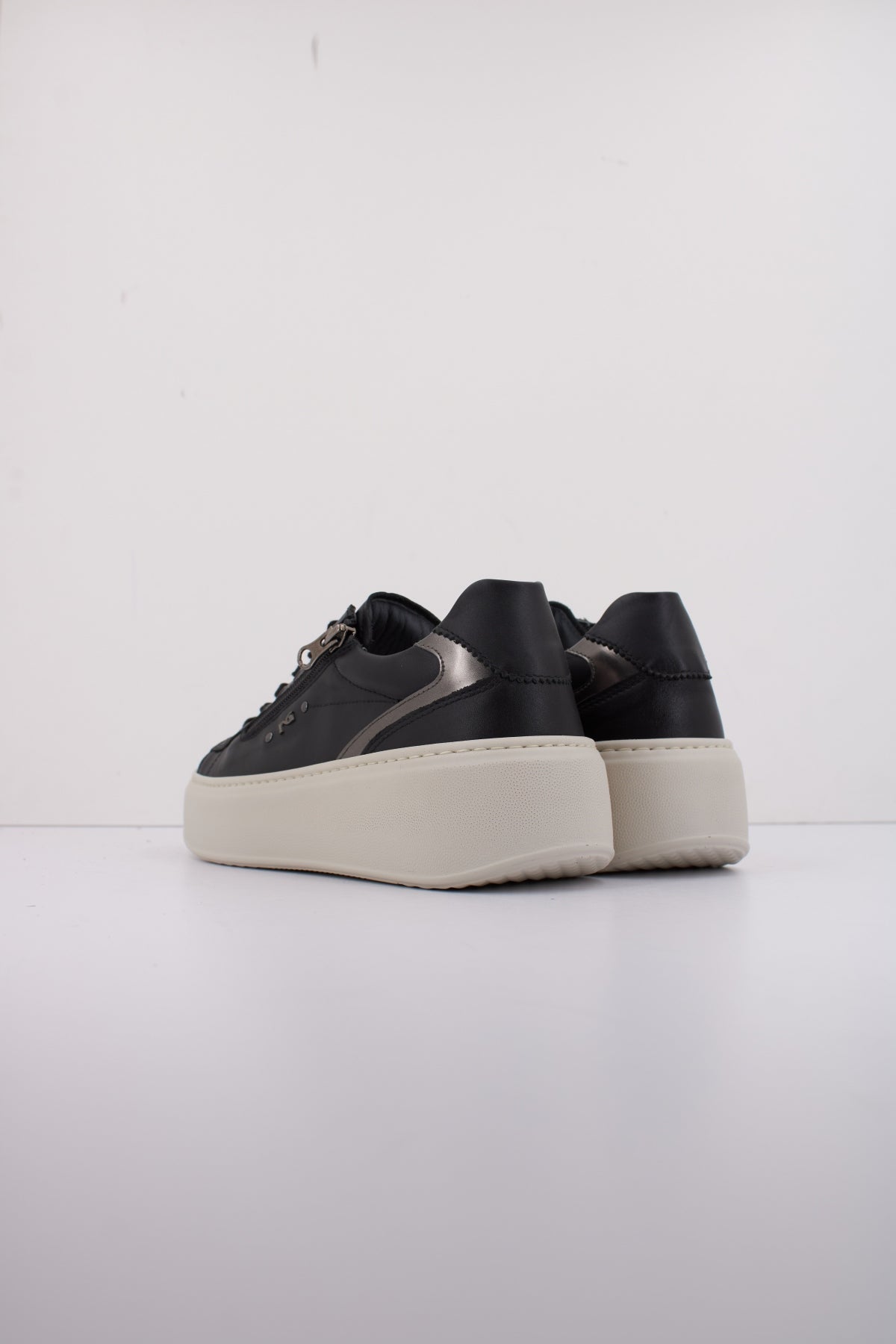 NERO GIARDINI ID en color NEGRO (4)