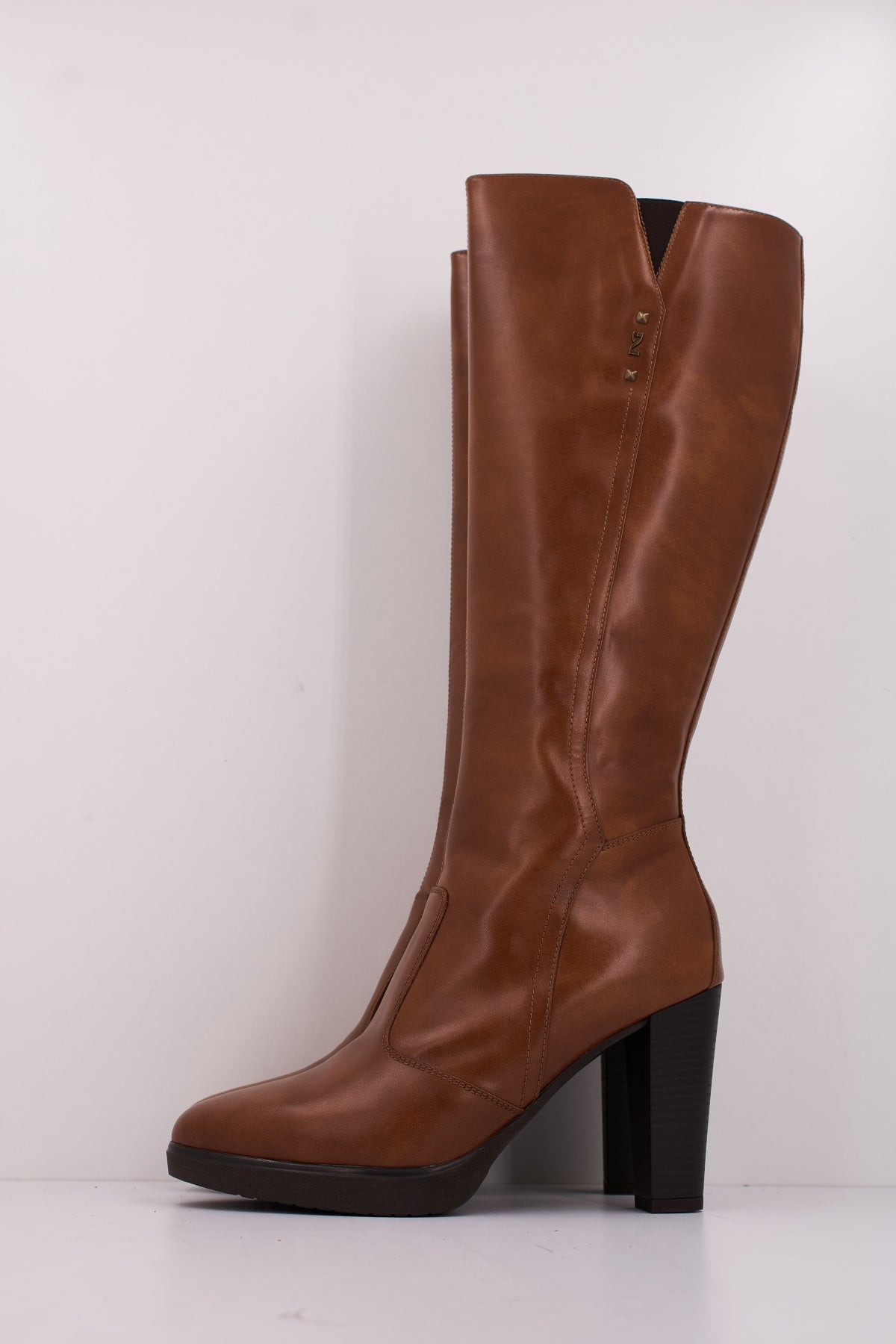NERO GIARDINI ID en color MARRON (1)