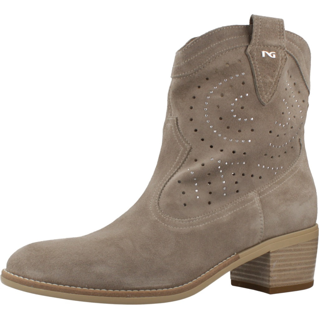 NERO GIARDINI BOTIN VELOUR en color BEIS (2)