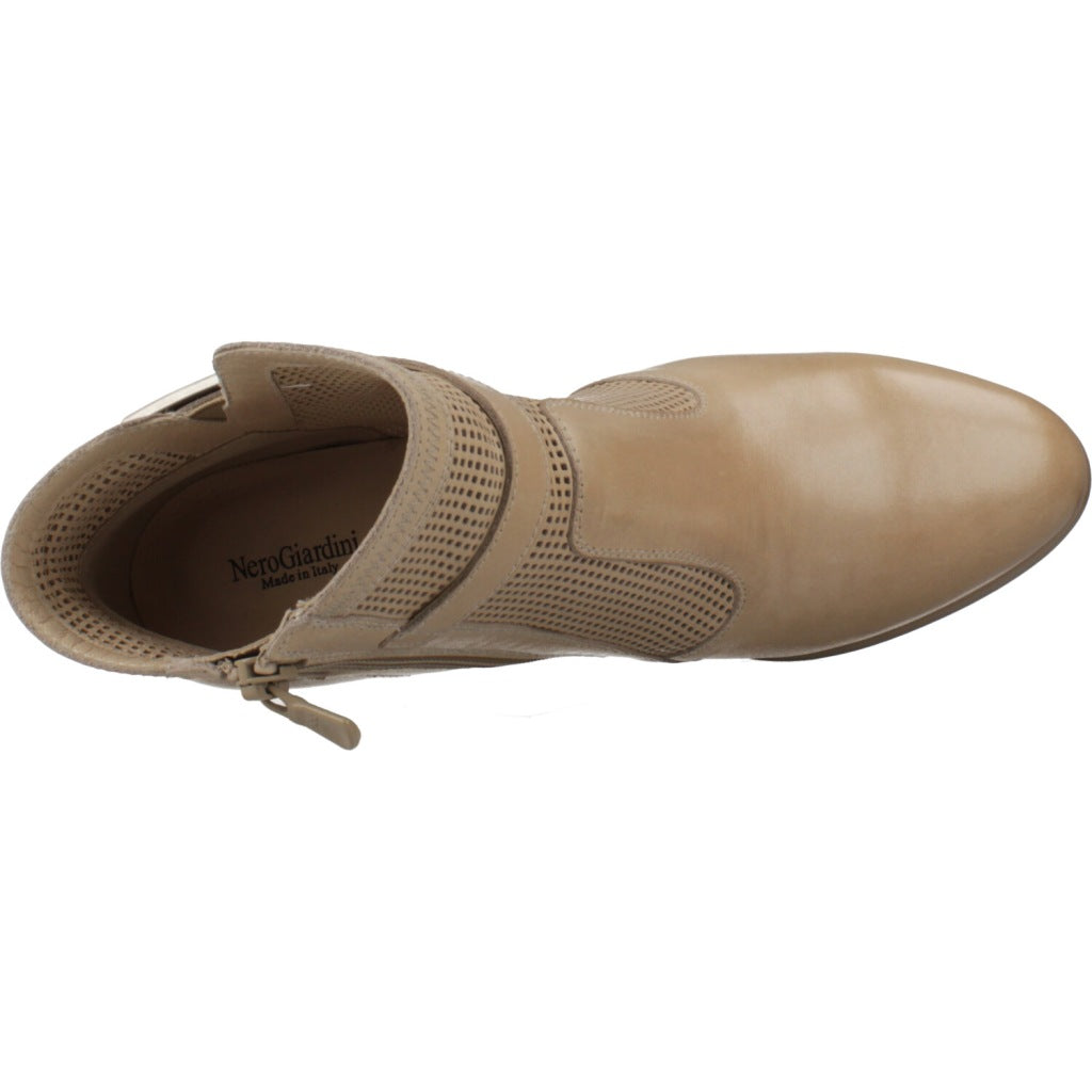 NERO GIARDINI ED en color MARRON CLARO (7)