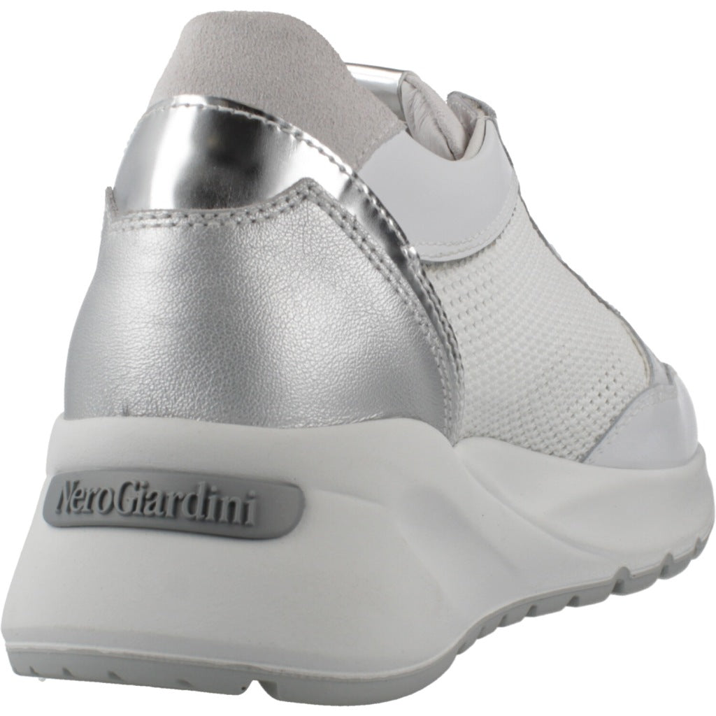 NERO GIARDINI ED en color BLANCO (3)