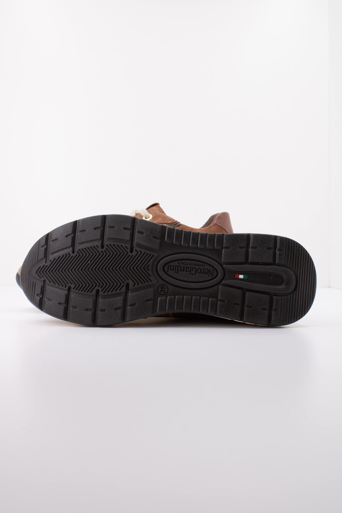 NERO GIARDINI VELOUR en color MARRON CLARO (5)