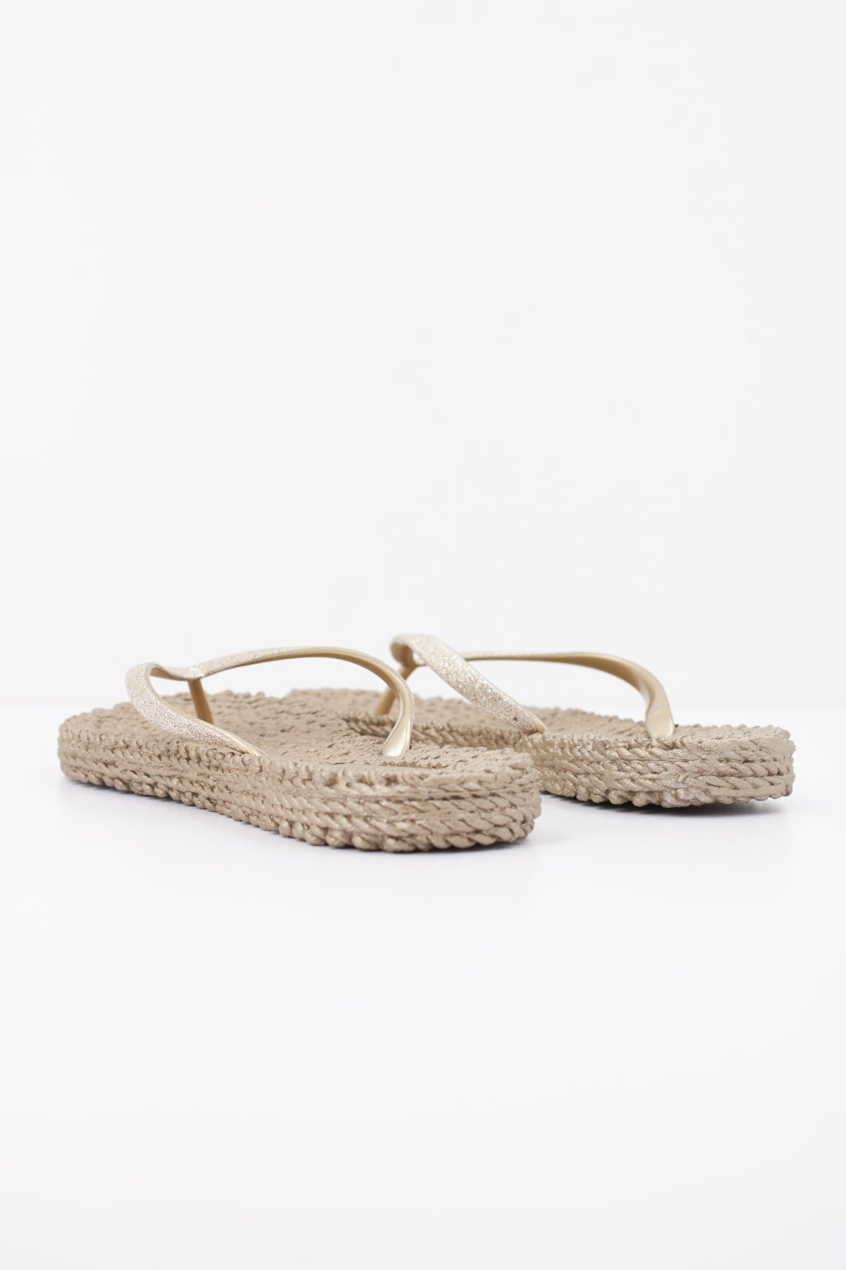 ILSE JACOBSEN CHEERFUL en color ORO (4)