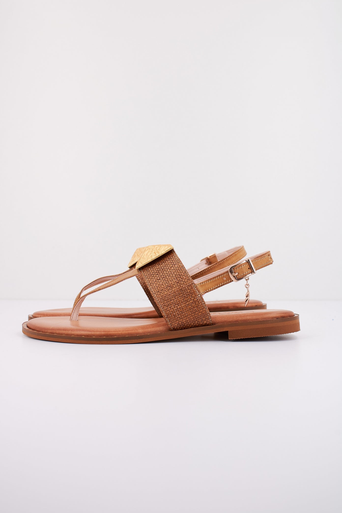 CARYATIS C en color MARRON CLARO (1)