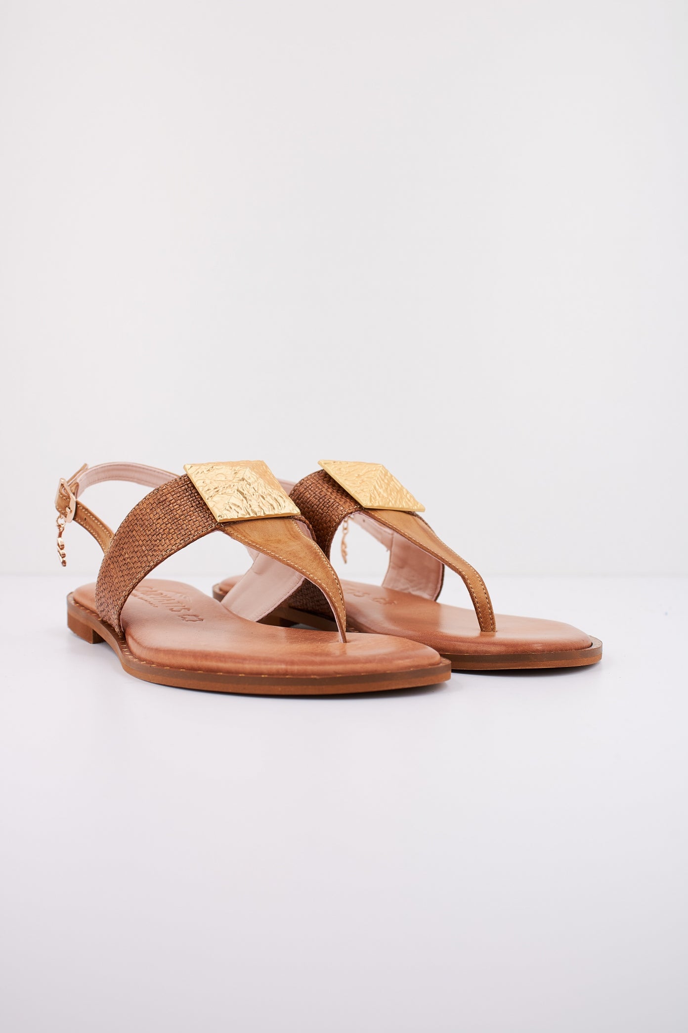 CARYATIS C en color MARRON CLARO (2)