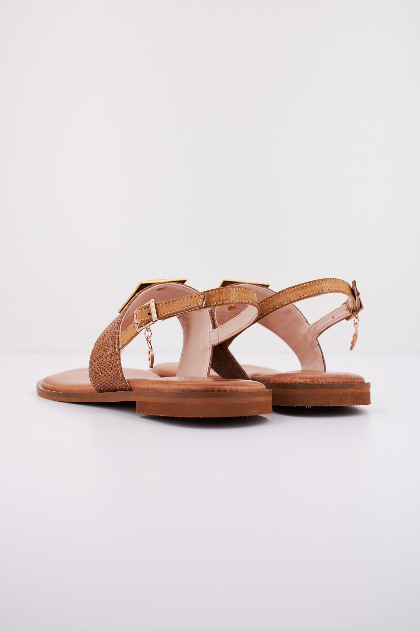 CARYATIS C en color MARRON CLARO (3)