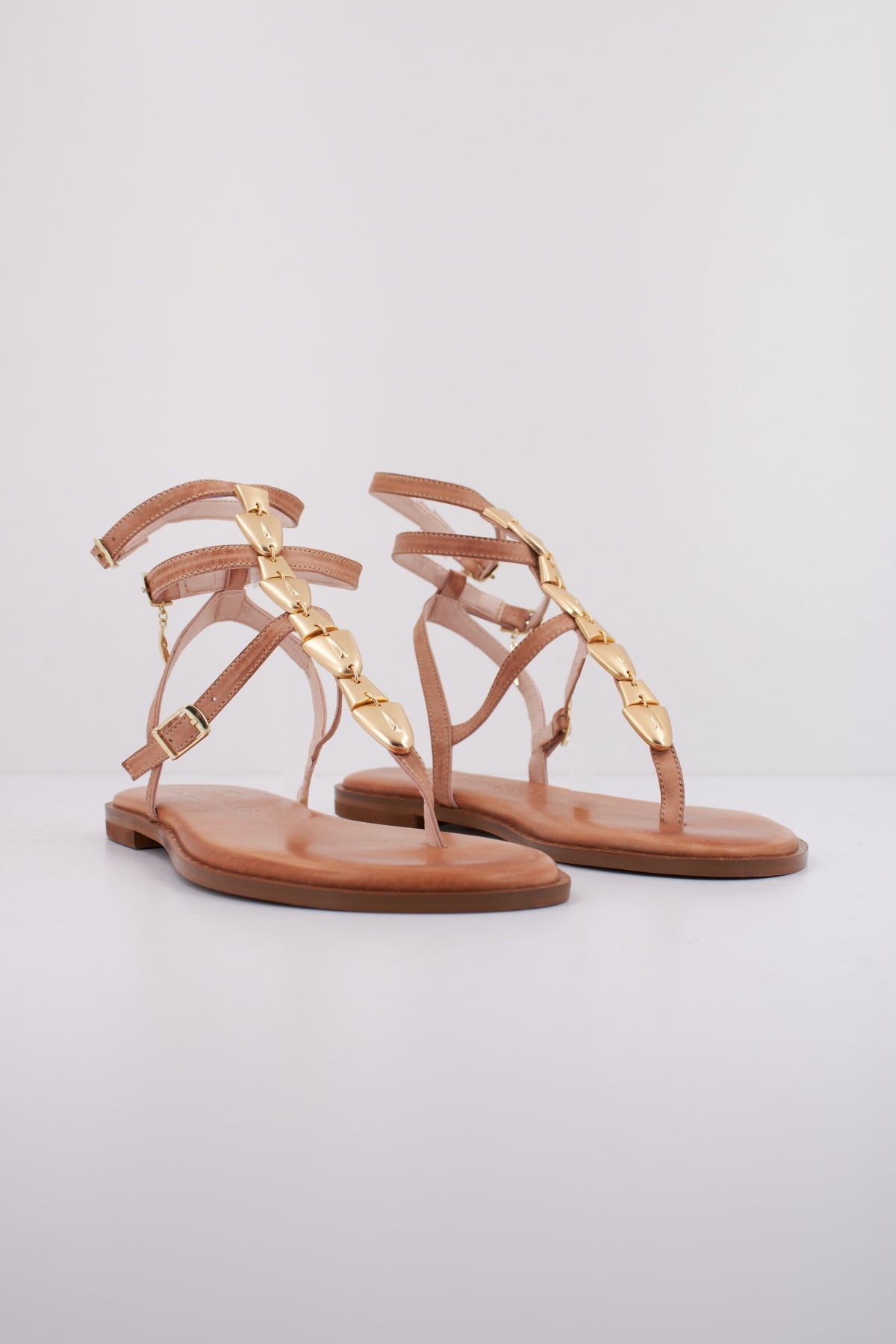 CARYATIS C en color MARRON CLARO (2)