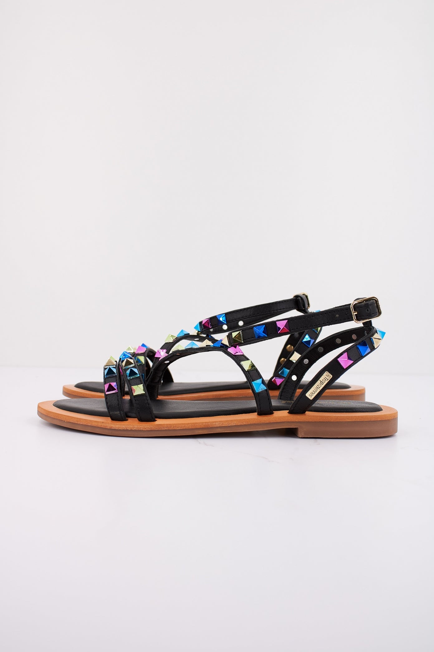 LES TROPEZIENNES OKARI en color NEGRO (1)