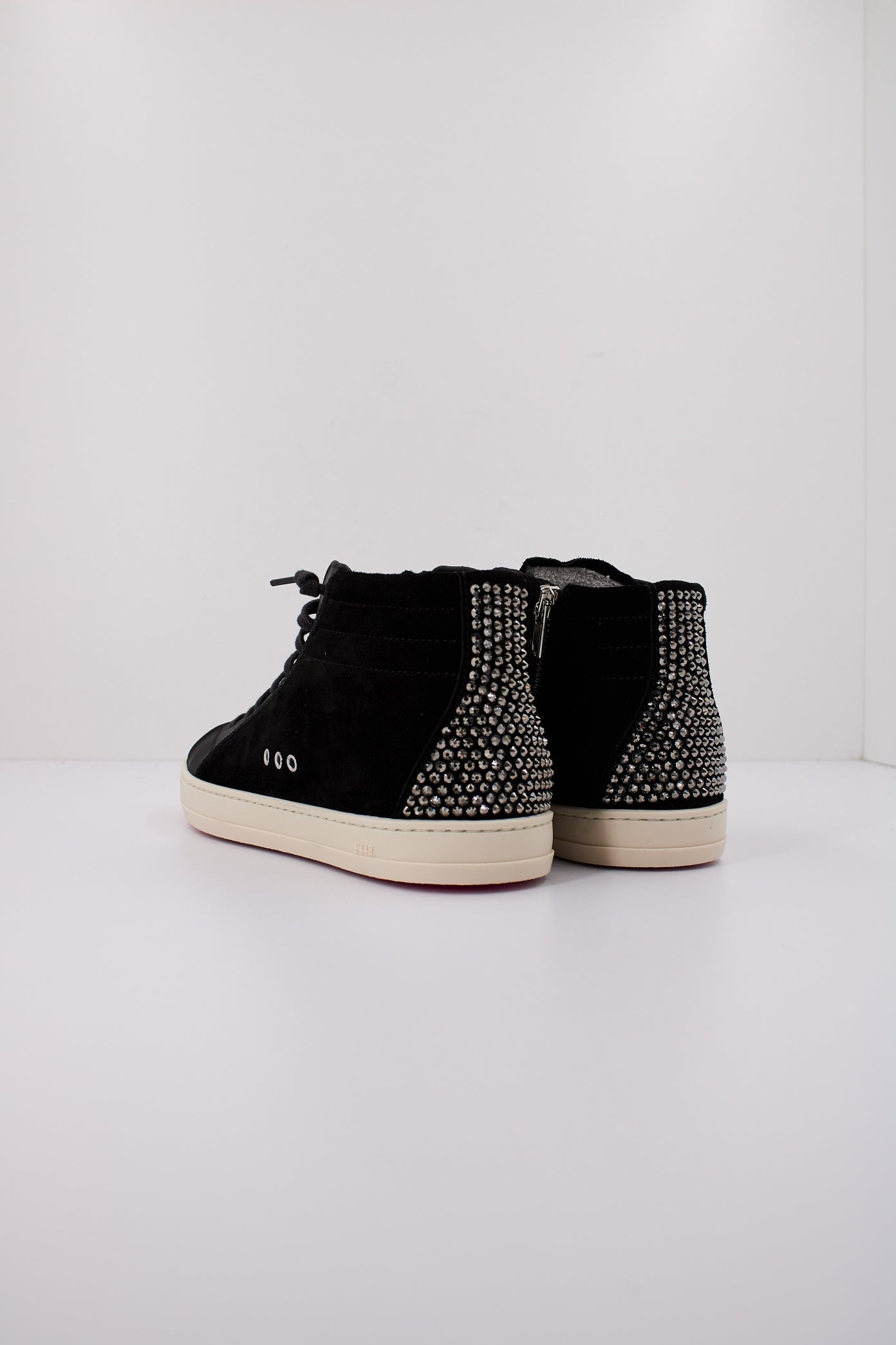P SKATEW en color NEGRO (4)