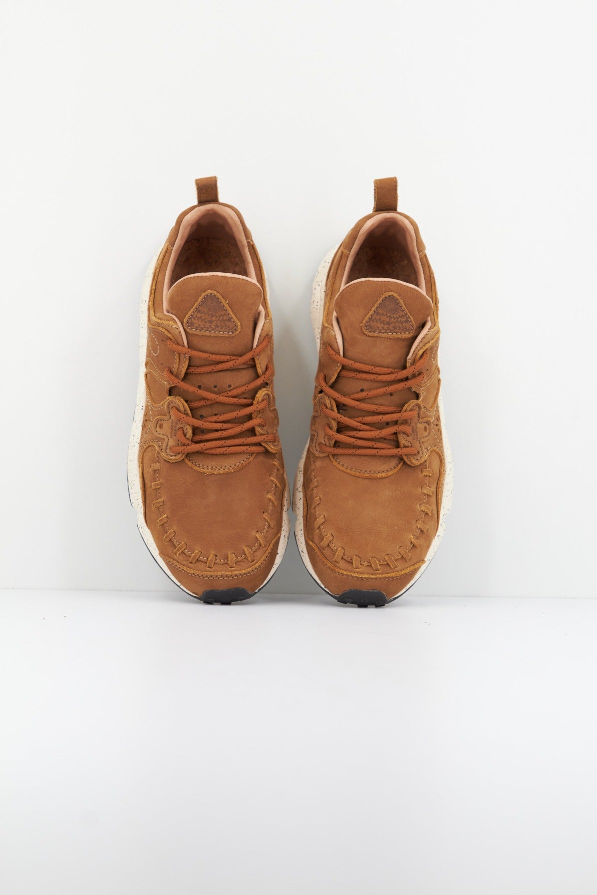 FLOWER MOUNTAIN YAMANO MAN en color MARRON (2)