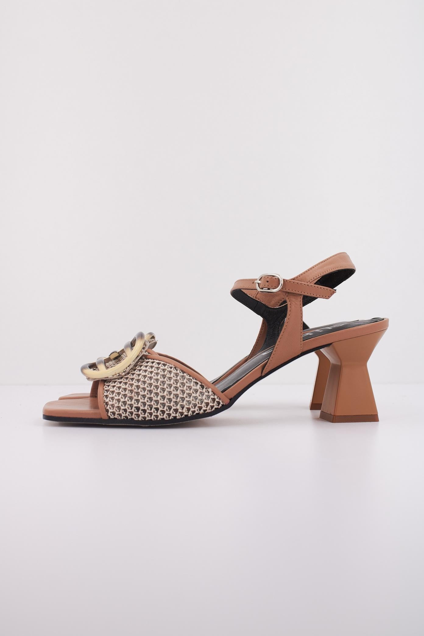 DIBIA D en color MARRON (1)